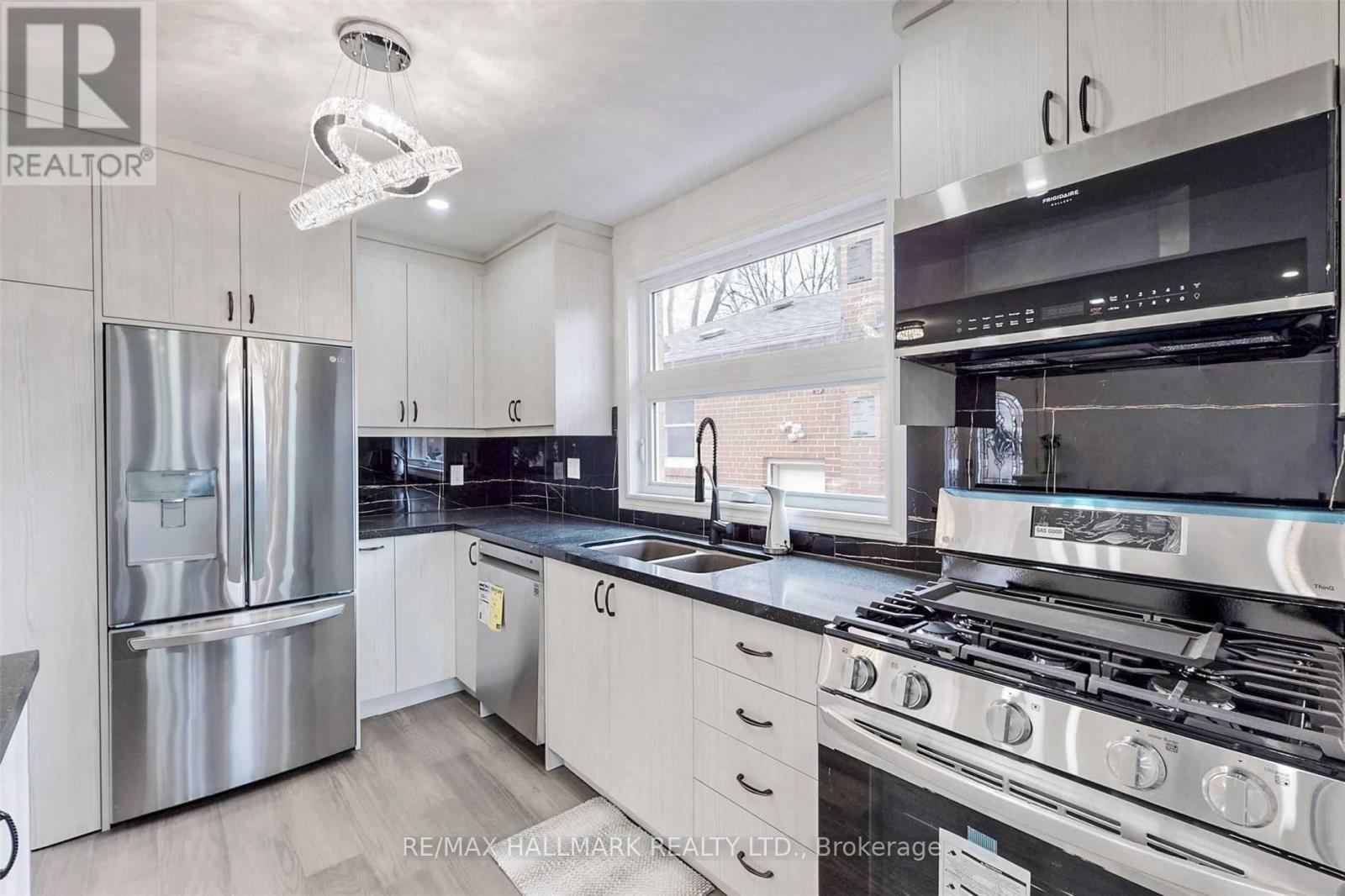 214 Altamira Road, Richmond Hill, Ontario  L4C 4E1 - Photo 10 - N12665972