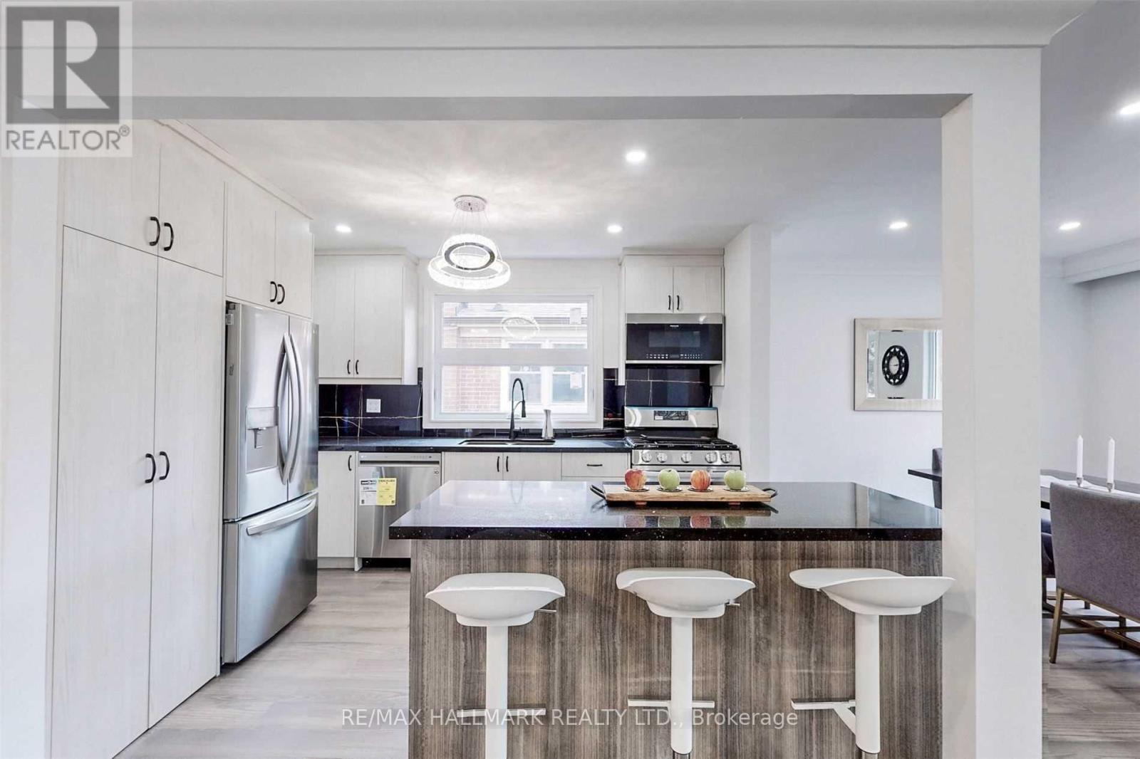 214 Altamira Road, Richmond Hill, Ontario  L4C 4E1 - Photo 7 - N12665972