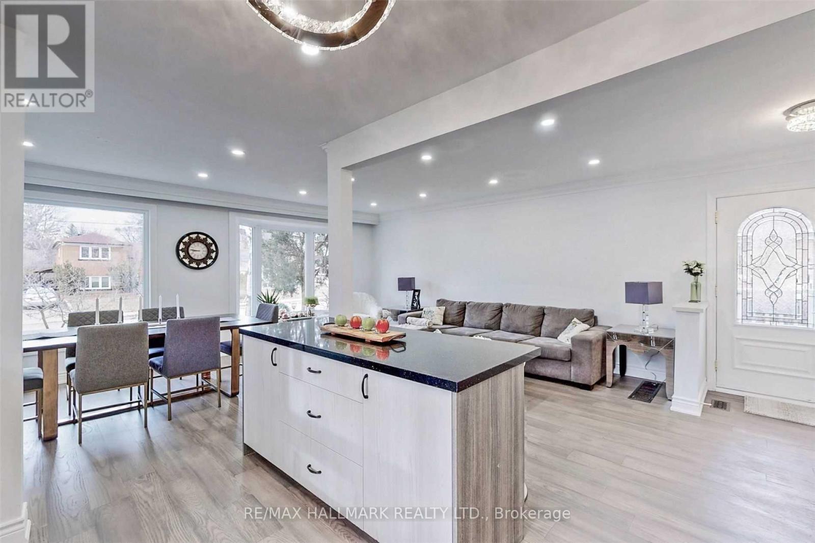 214 Altamira Road, Richmond Hill, Ontario  L4C 4E1 - Photo 8 - N12665972