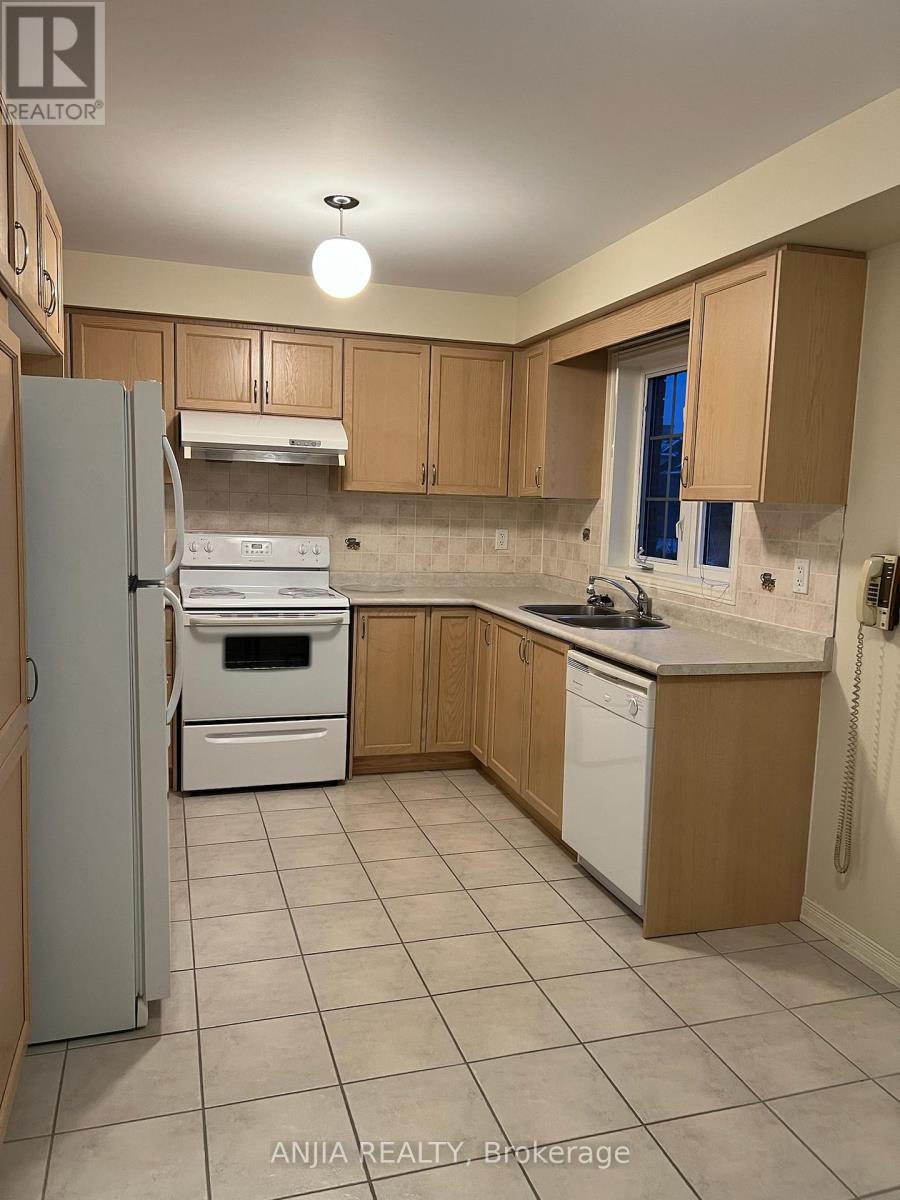 78 Thoroughbred Way, Markham, Ontario  L6C 0B6 - Photo 5 - N12665978