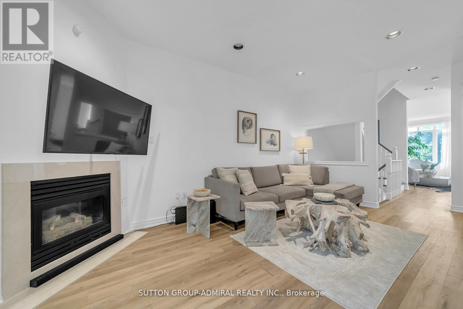 64 - 255 Shaftsbury Avenue, Richmond Hill, Ontario  L4C 0L9 - Photo 8 - N12666110