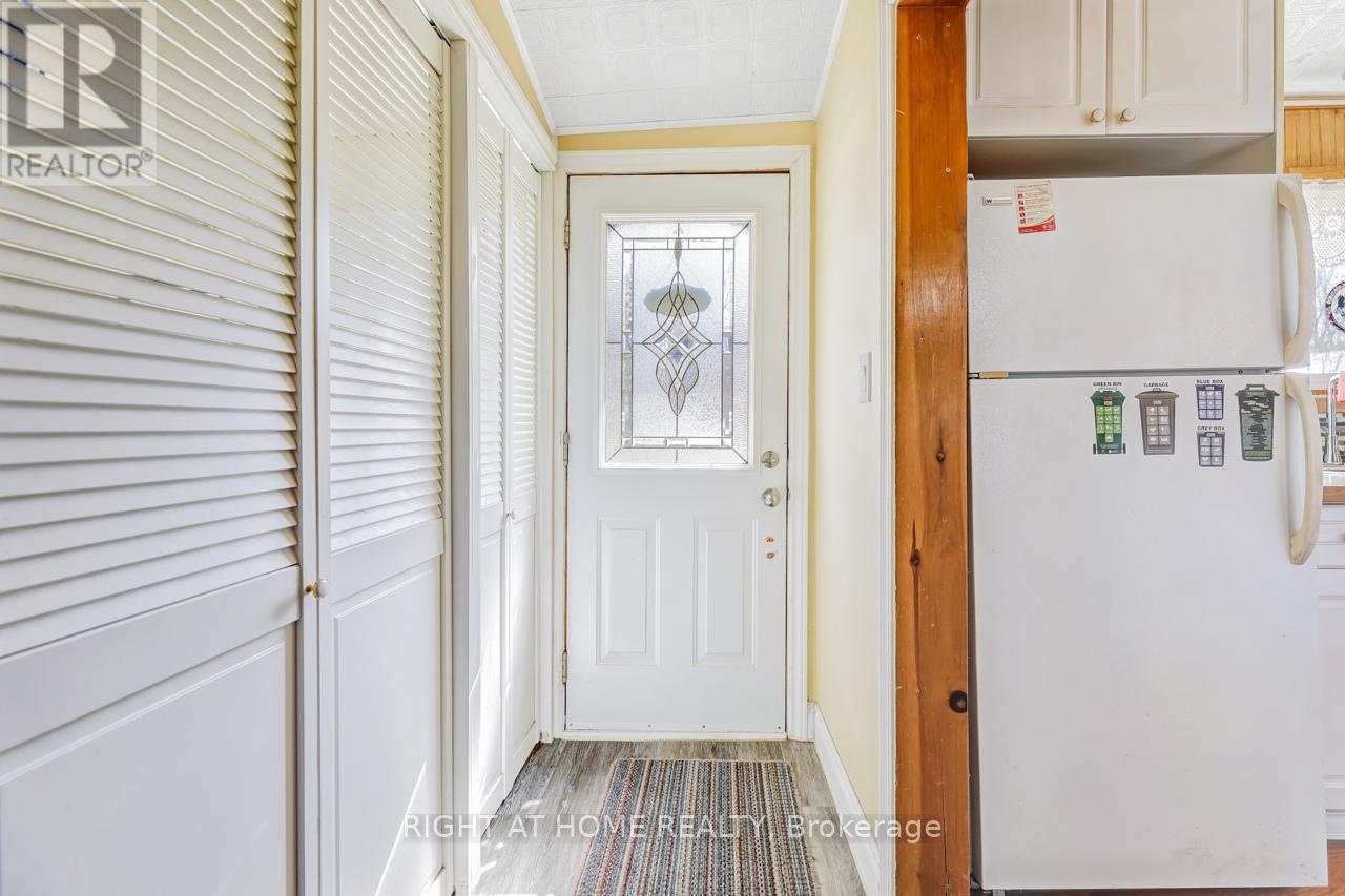 24 Brennan Avenue, Barrie, Ontario  L4N 3X3 - Photo 3 - S12665924