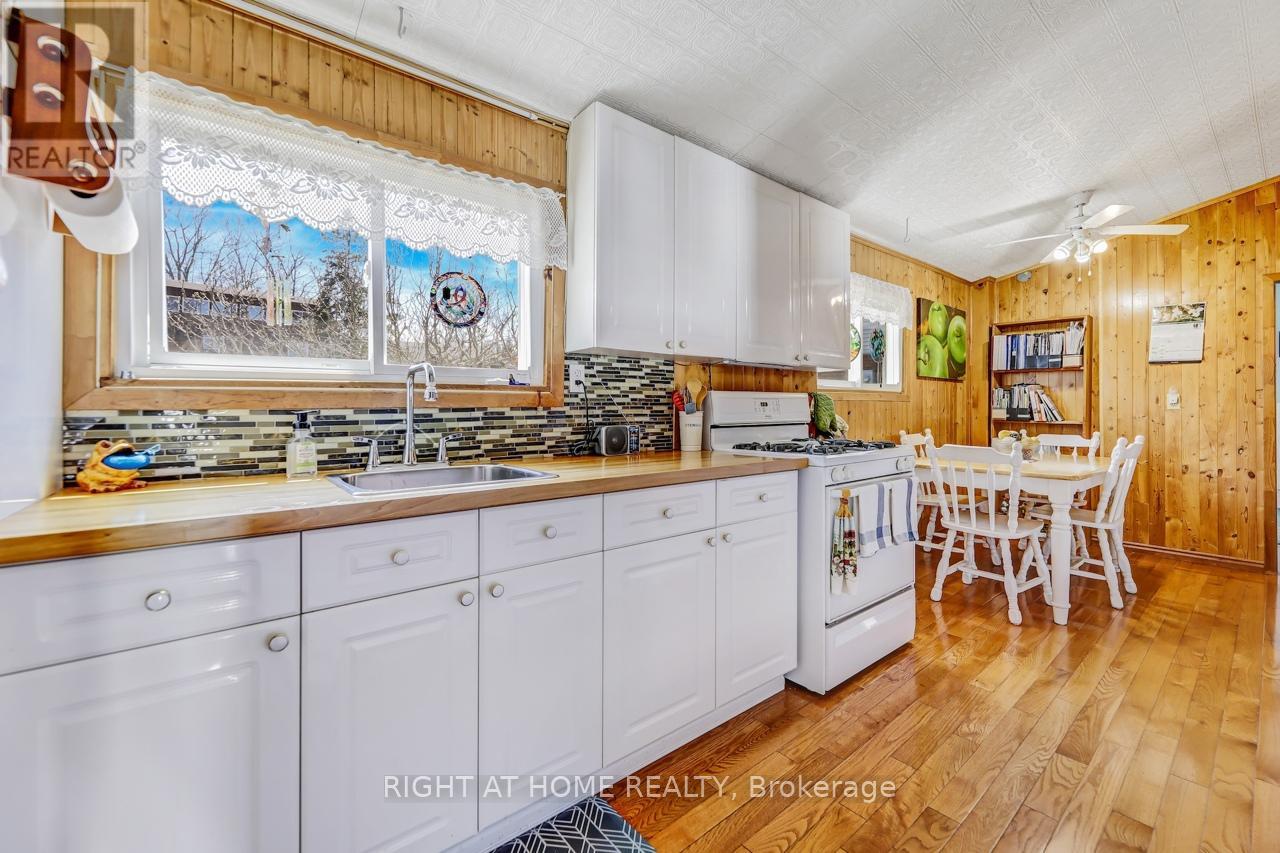 24 Brennan Avenue, Barrie, Ontario  L4N 3X3 - Photo 5 - S12665924