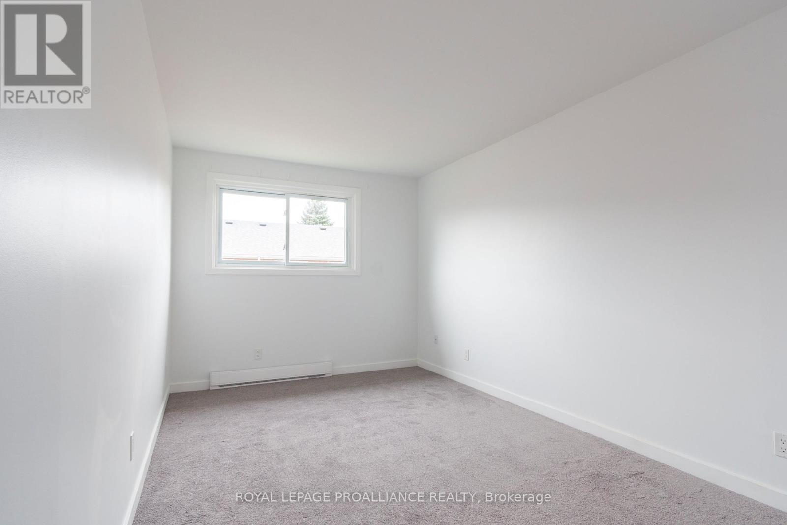 19 - 15 Tracey Park Drive, Belleville, Ontario  K8P 4R4 - Photo 13 - X12509280