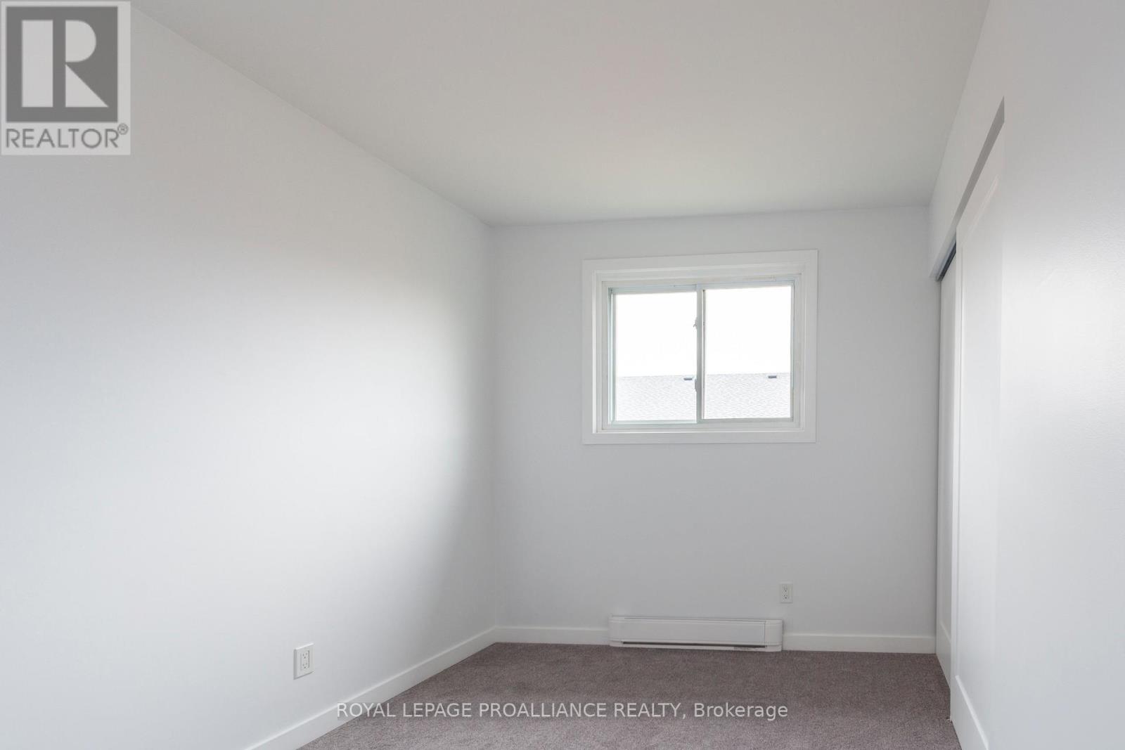 19 - 15 Tracey Park Drive, Belleville, Ontario  K8P 4R4 - Photo 17 - X12509280