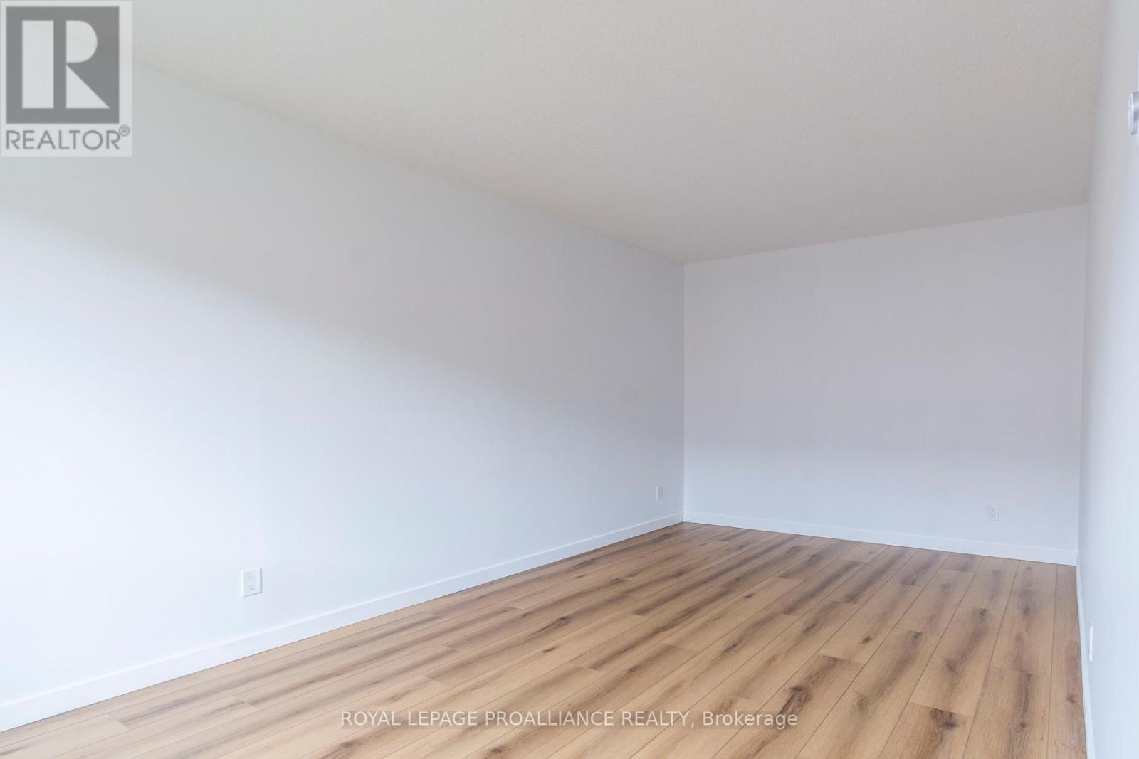 19 - 15 Tracey Park Drive, Belleville, Ontario  K8P 4R4 - Photo 10 - X12509280