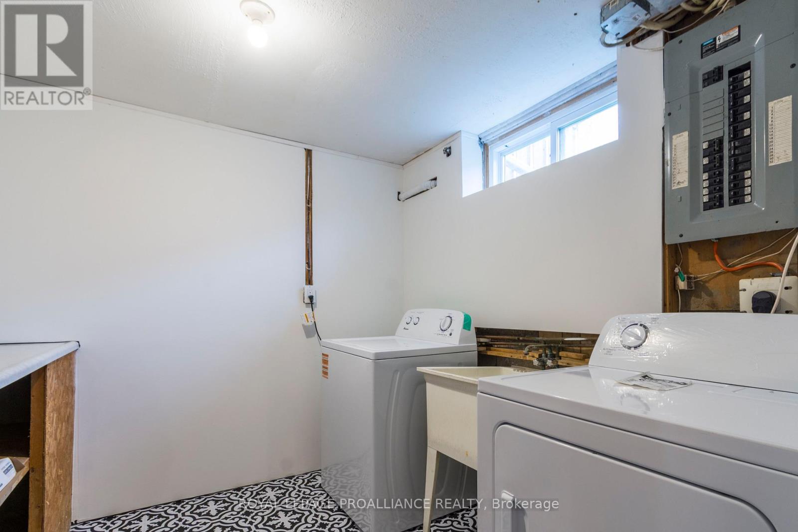 19 - 15 Tracey Park Drive, Belleville, Ontario  K8P 4R4 - Photo 23 - X12509280