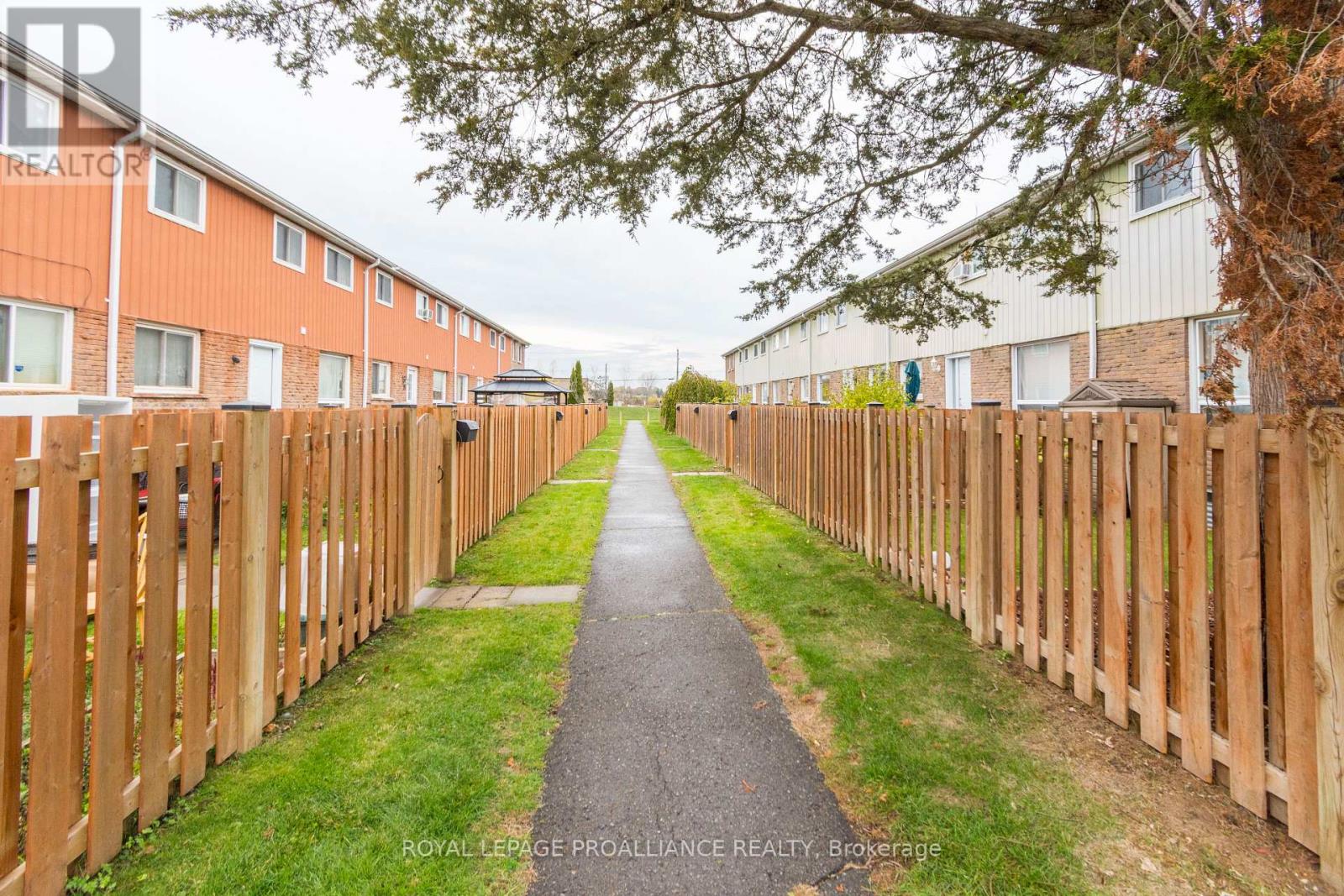 19 - 15 Tracey Park Drive, Belleville, Ontario  K8P 4R4 - Photo 24 - X12509280