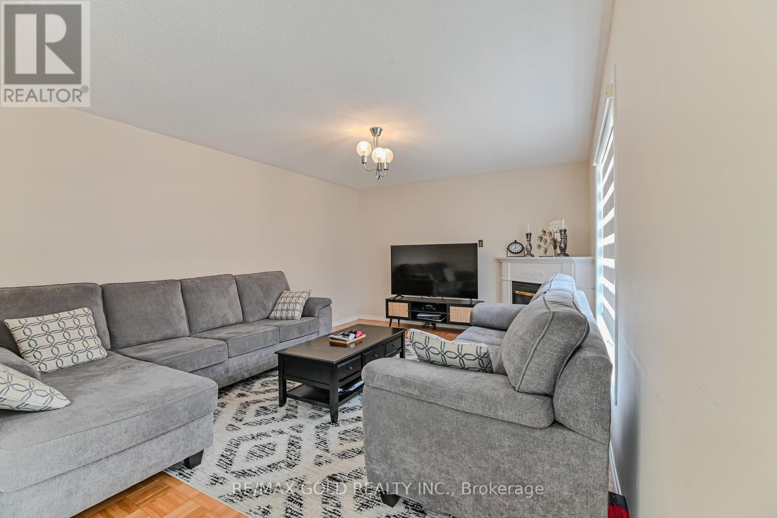 80 Octillo Boulevard, Brampton, Ontario  L6R 2V6 - Photo 5 - W12660120