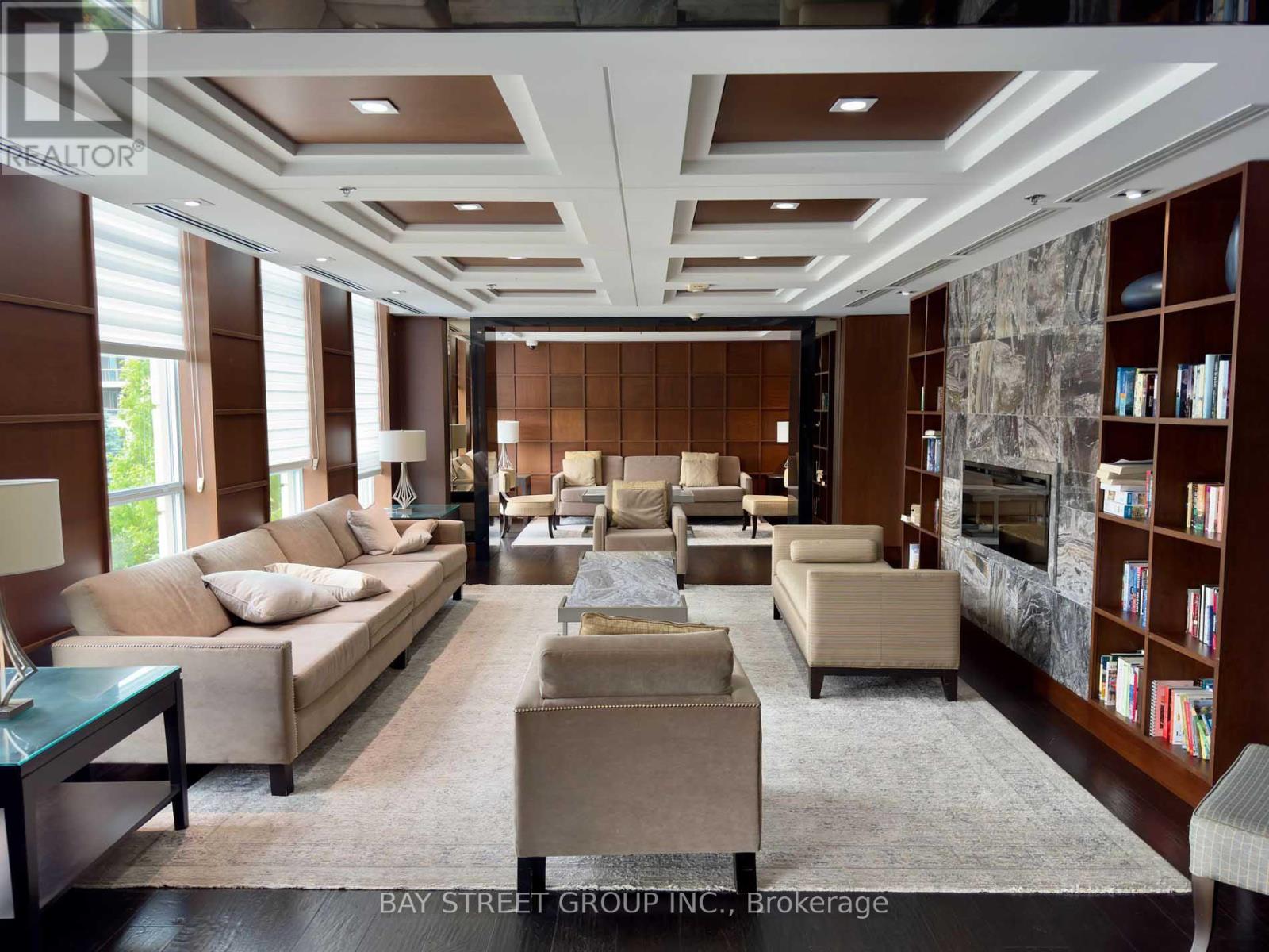 515 - 2480 Prince Michael Drive, Oakville, Ontario  L6H 0H1 - Photo 1 - W12661668