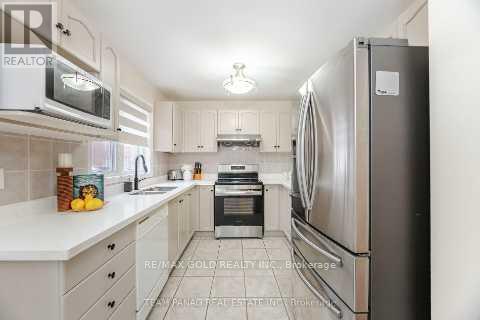80 Octillo Boulevard, Brampton, Ontario  L6R 2V6 - Photo 4 - W12660120