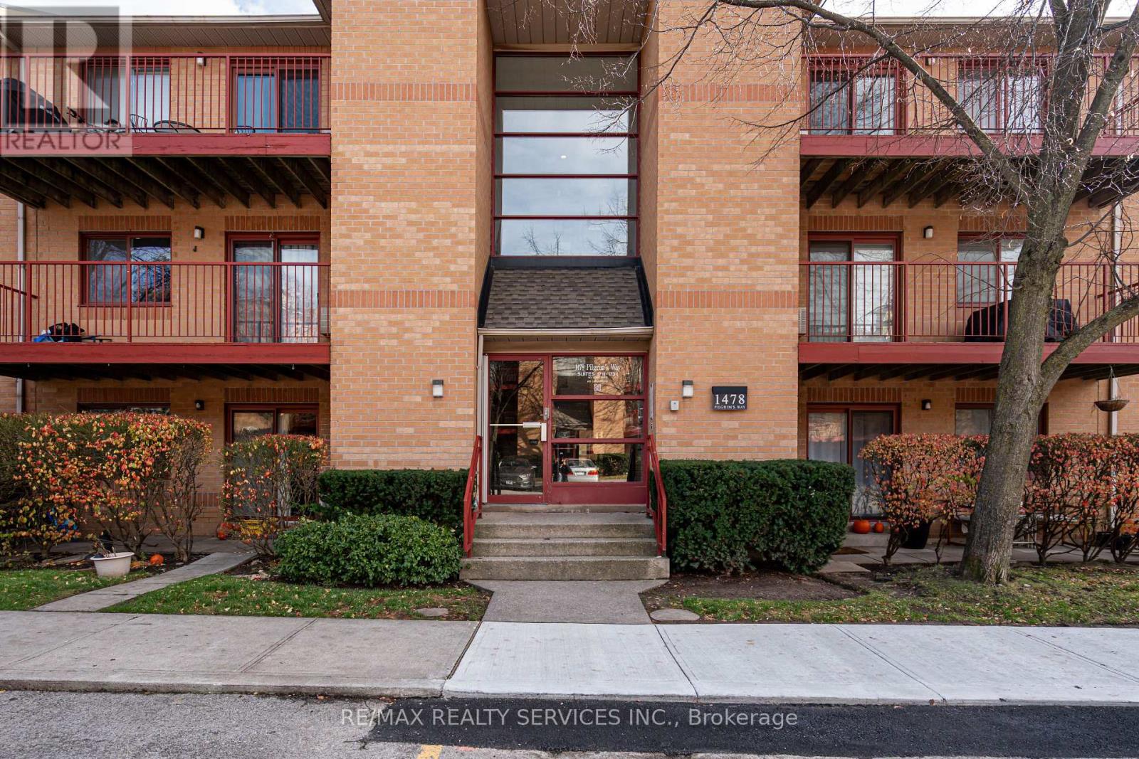 1713 - 1478 Pilgrims Way, Oakville, Ontario  L6M 3G7 - Photo 1 - W12665882
