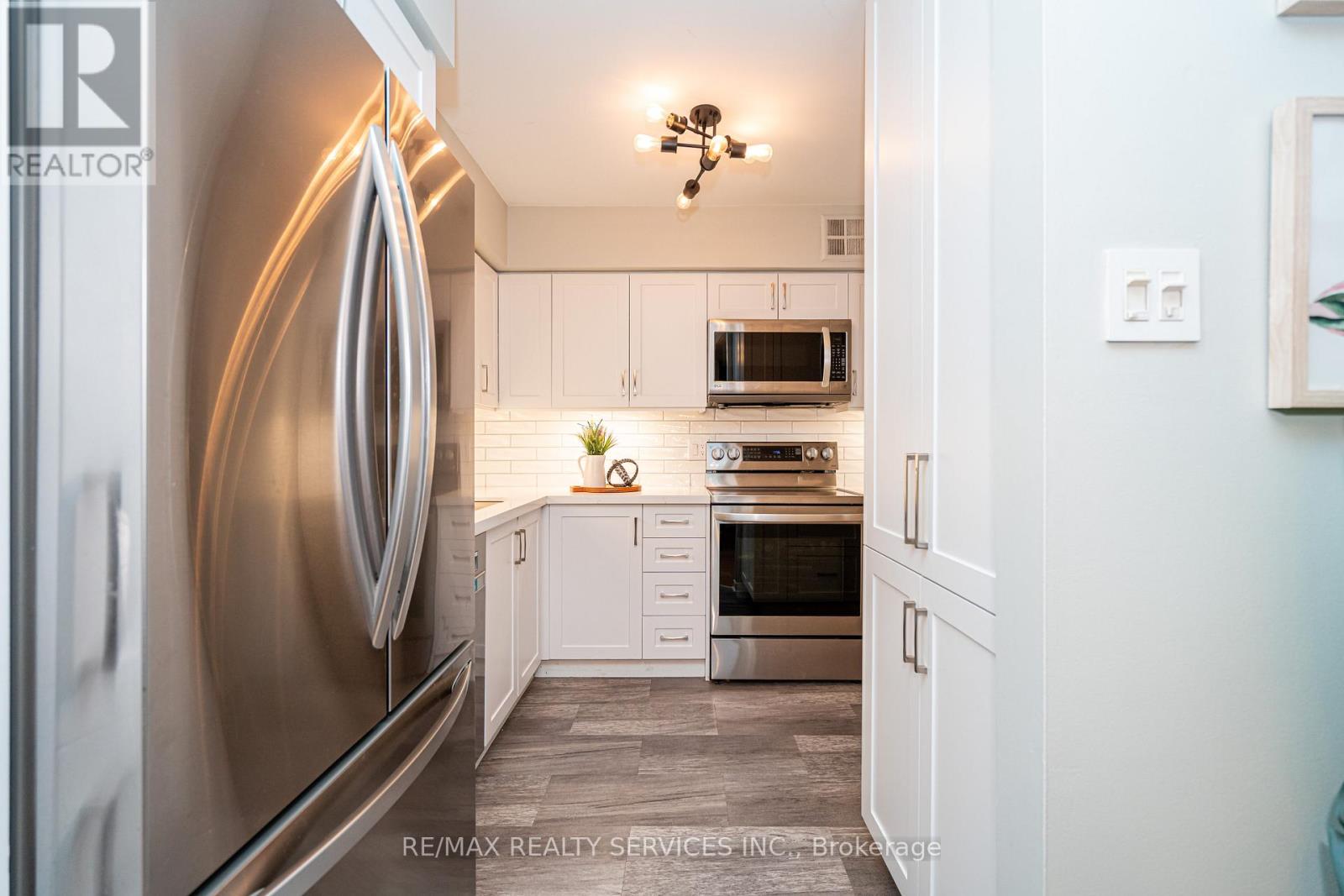 1713 - 1478 Pilgrims Way, Oakville, Ontario  L6M 3G7 - Photo 15 - W12665882