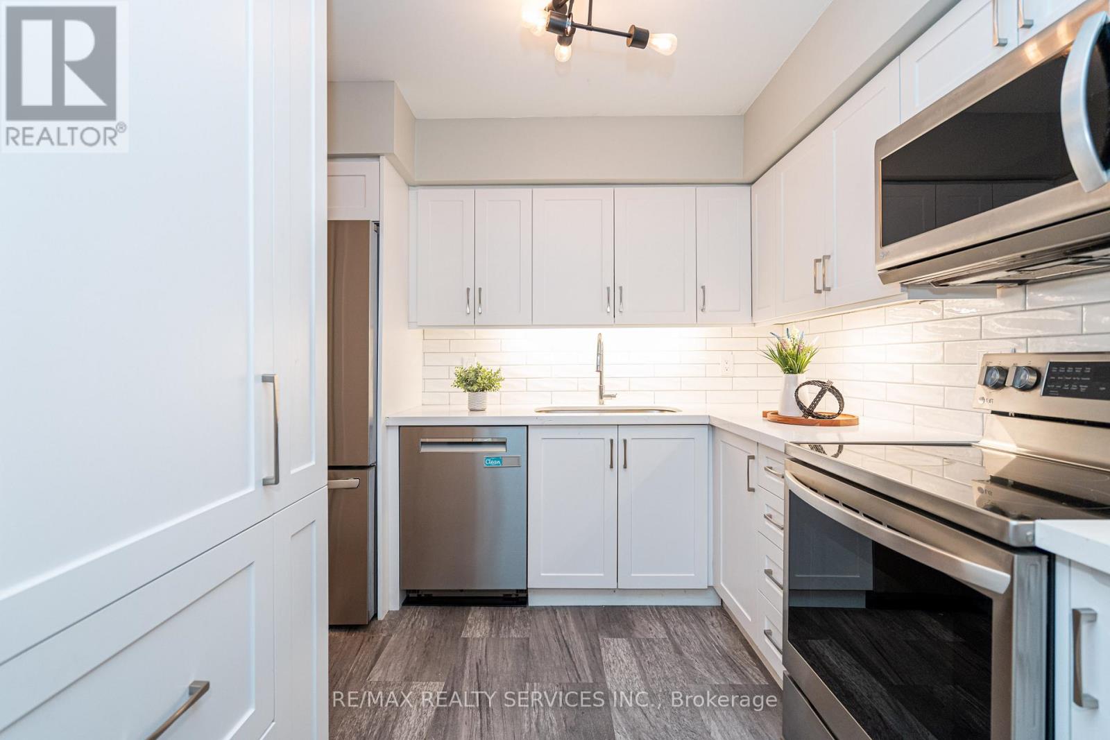 1713 - 1478 Pilgrims Way, Oakville, Ontario  L6M 3G7 - Photo 17 - W12665882