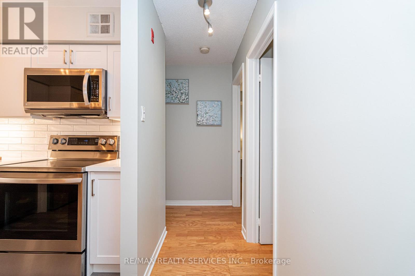 1713 - 1478 Pilgrims Way, Oakville, Ontario  L6M 3G7 - Photo 19 - W12665882