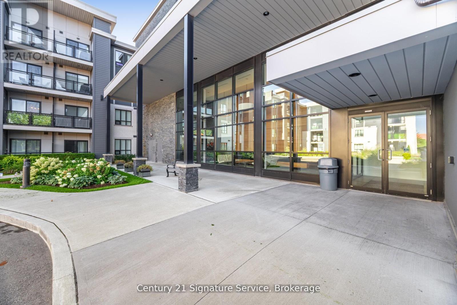 401 - 3170 Erin Mills Parkway, Mississauga, Ontario  L5L 0B6 - Photo 1 - W12665894