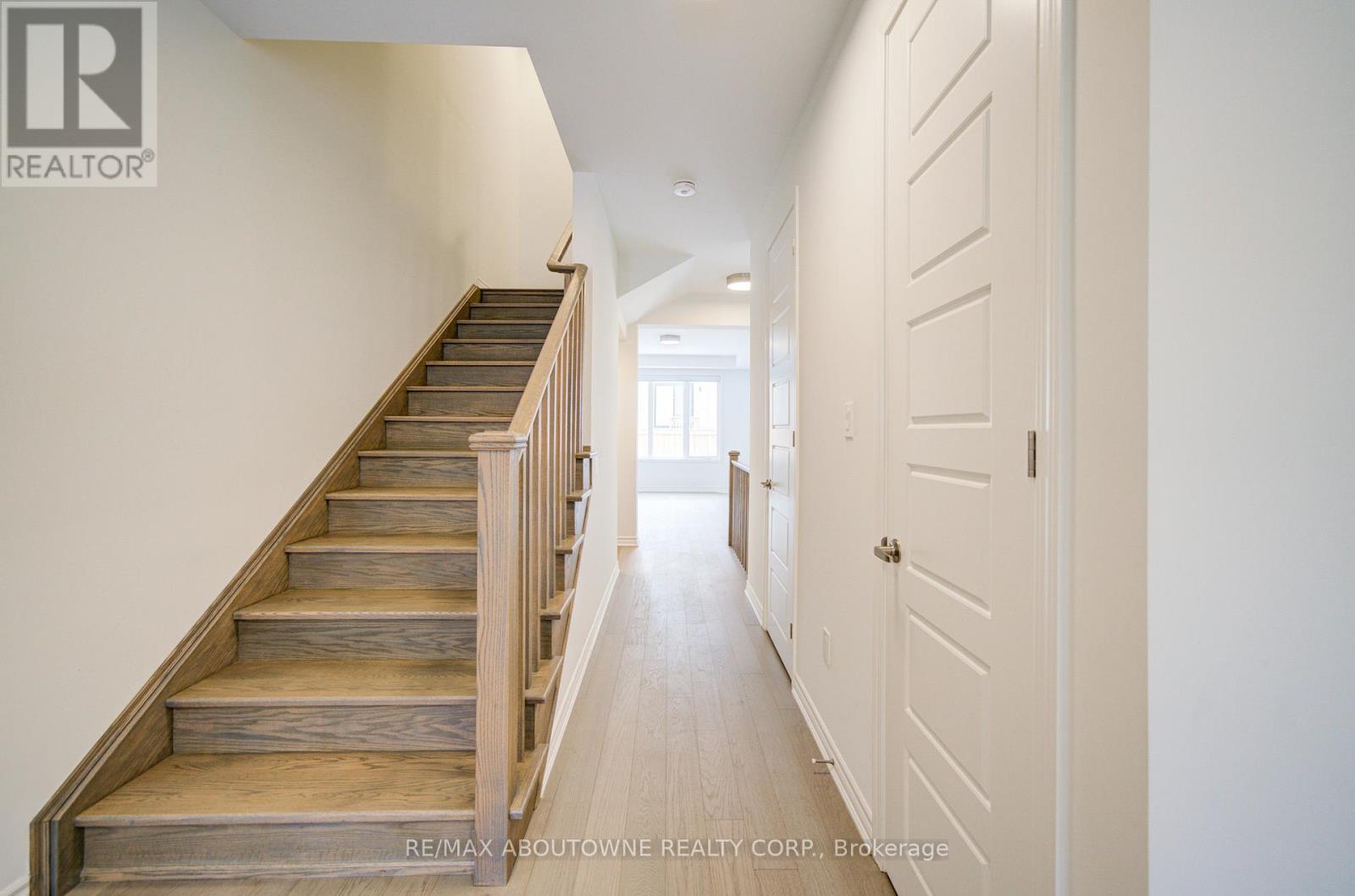 3028 Langdon Road, Oakville (Jm Joshua Meadows), Ontario  L6H 7Y5 - Photo 5 - W12665936