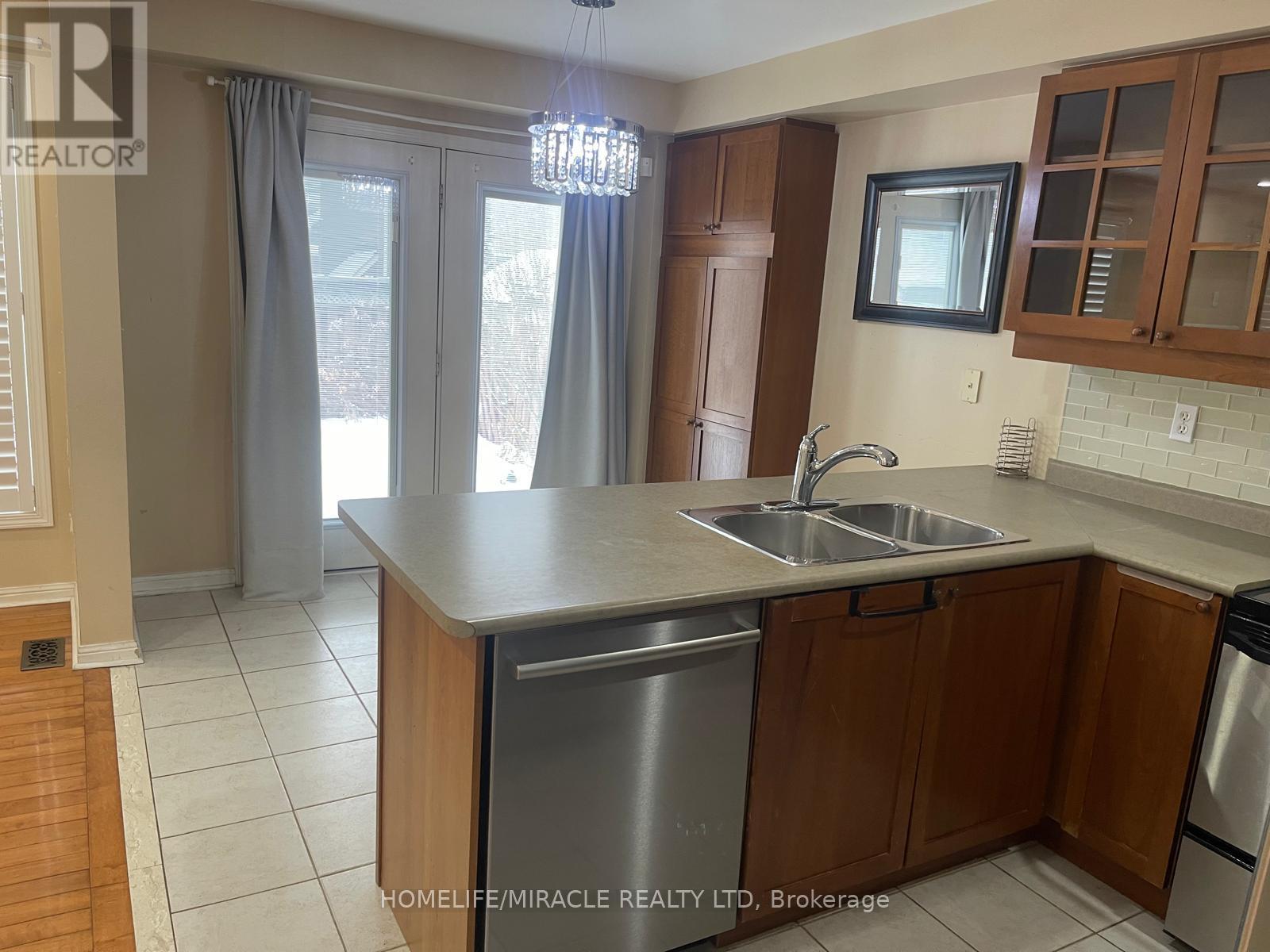 1527 Evans Terrace, Milton, Ontario  L9T 5J4 - Photo 5 - W12665946