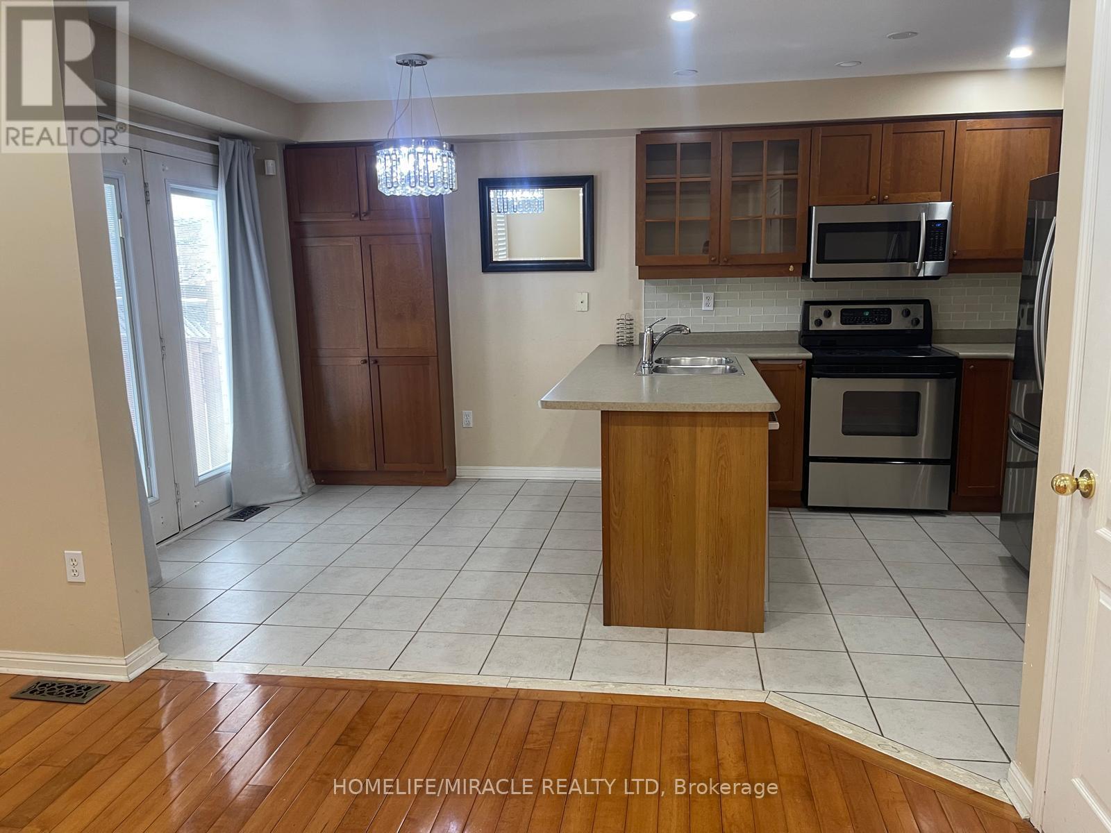 1527 Evans Terrace, Milton, Ontario  L9T 5J4 - Photo 6 - W12665946