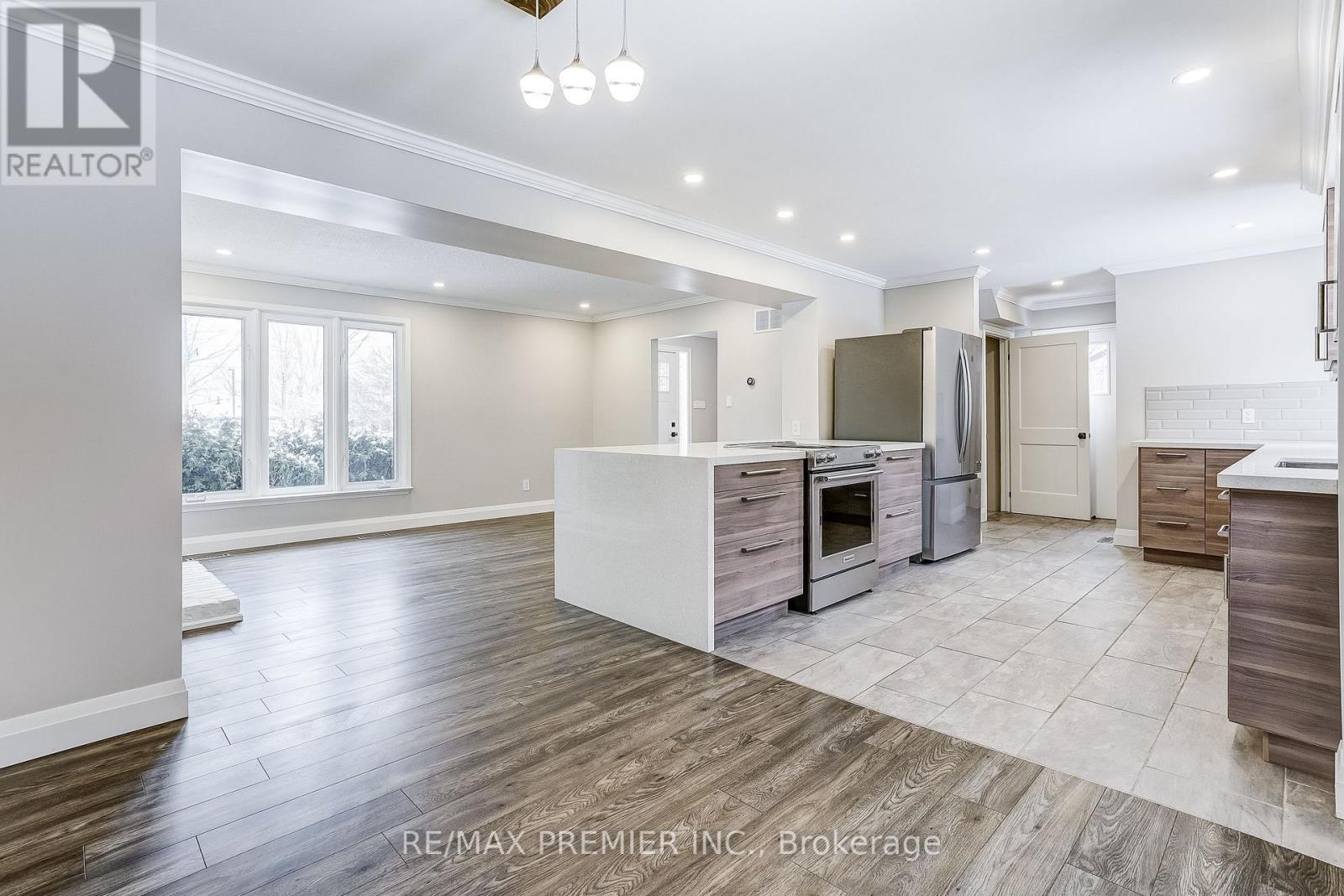 2395 Benedet Drive, Mississauga, Ontario  L5J 4H5 - Photo 13 - W12666000