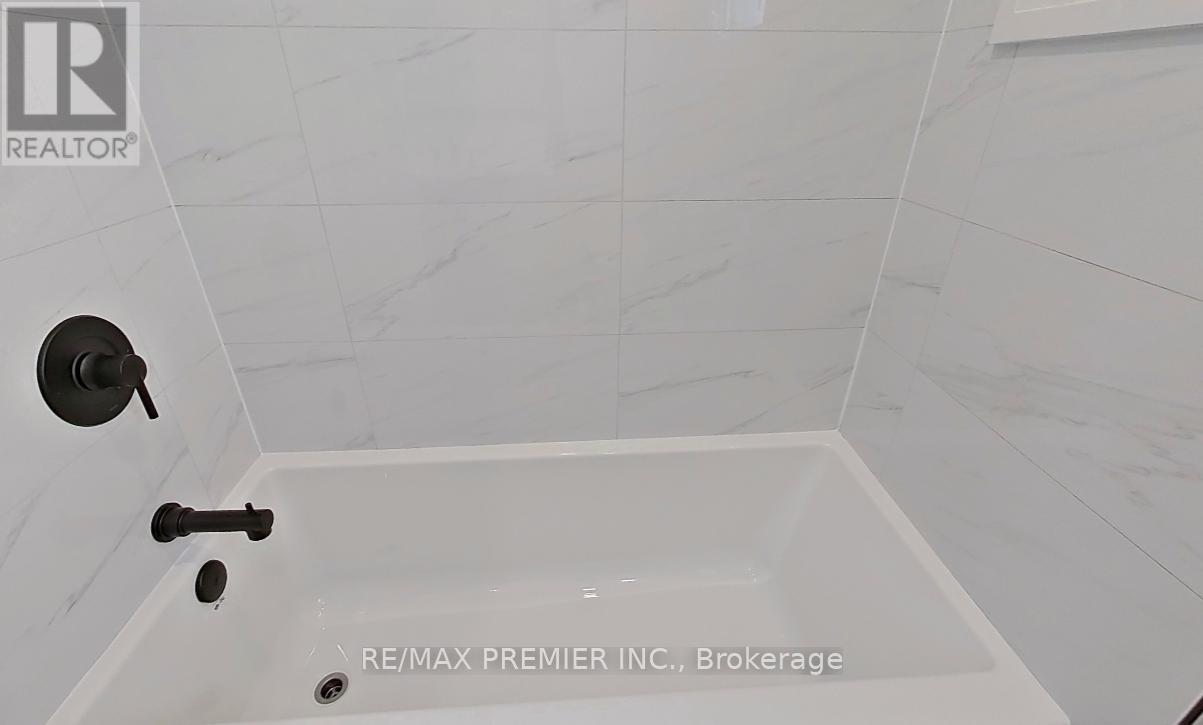2395 Benedet Drive, Mississauga, Ontario  L5J 4H5 - Photo 26 - W12666000