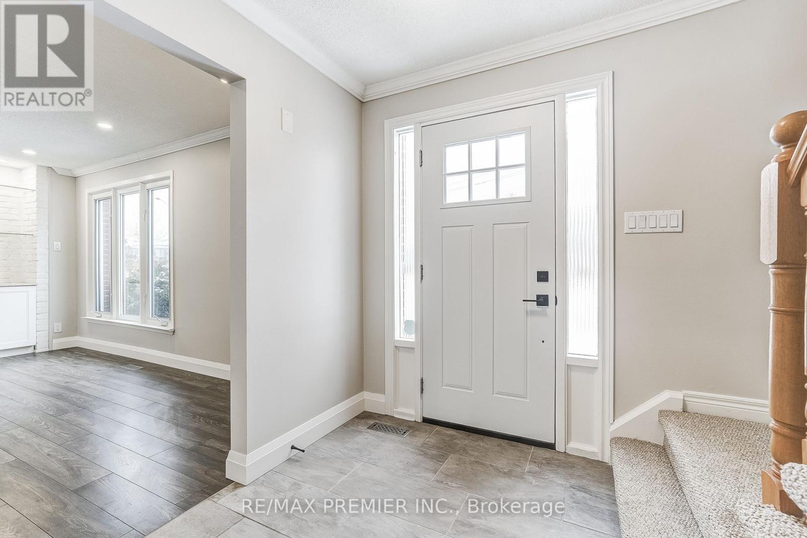 2395 Benedet Drive, Mississauga, Ontario  L5J 4H5 - Photo 4 - W12666000