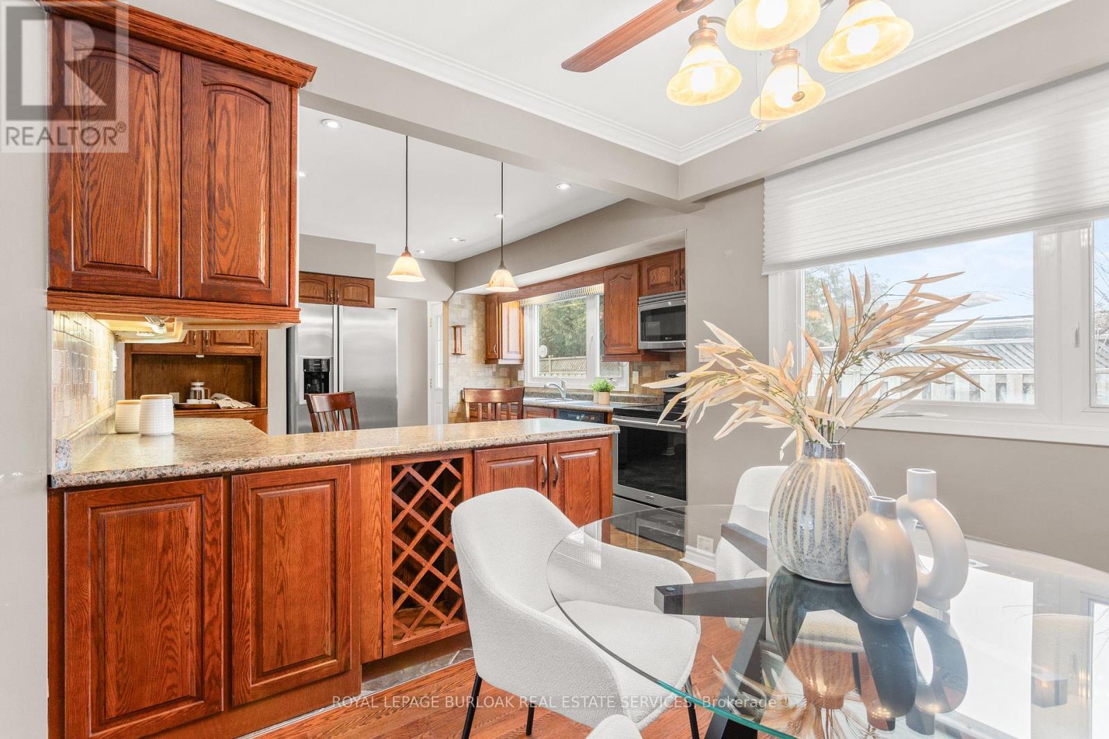 581 Braemore Road, Burlington, Ontario  L7N 3E4 - Photo 12 - W12666012