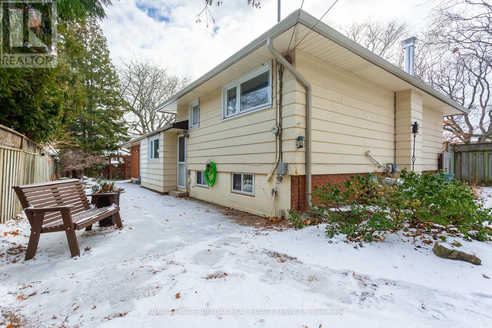 581 Braemore Road, Burlington, Ontario  L7N 3E4 - Photo 33 - W12666012