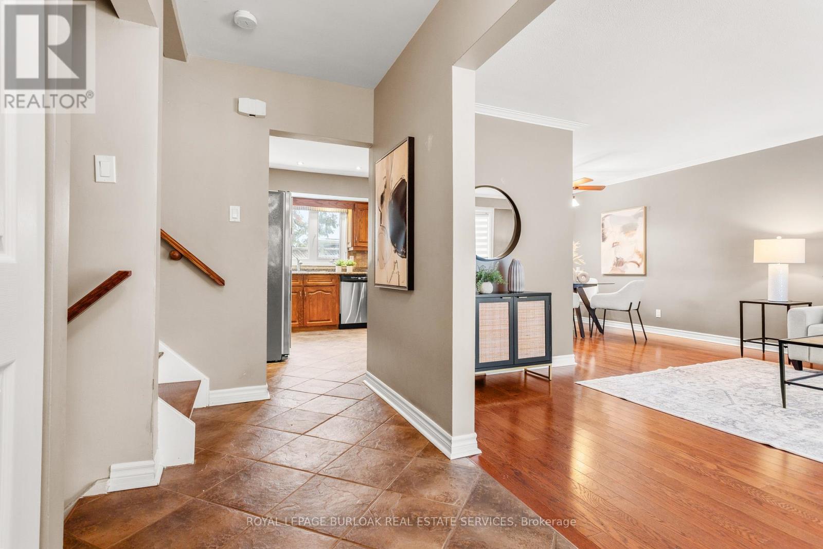 581 Braemore Road, Burlington, Ontario  L7N 3E4 - Photo 6 - W12666012