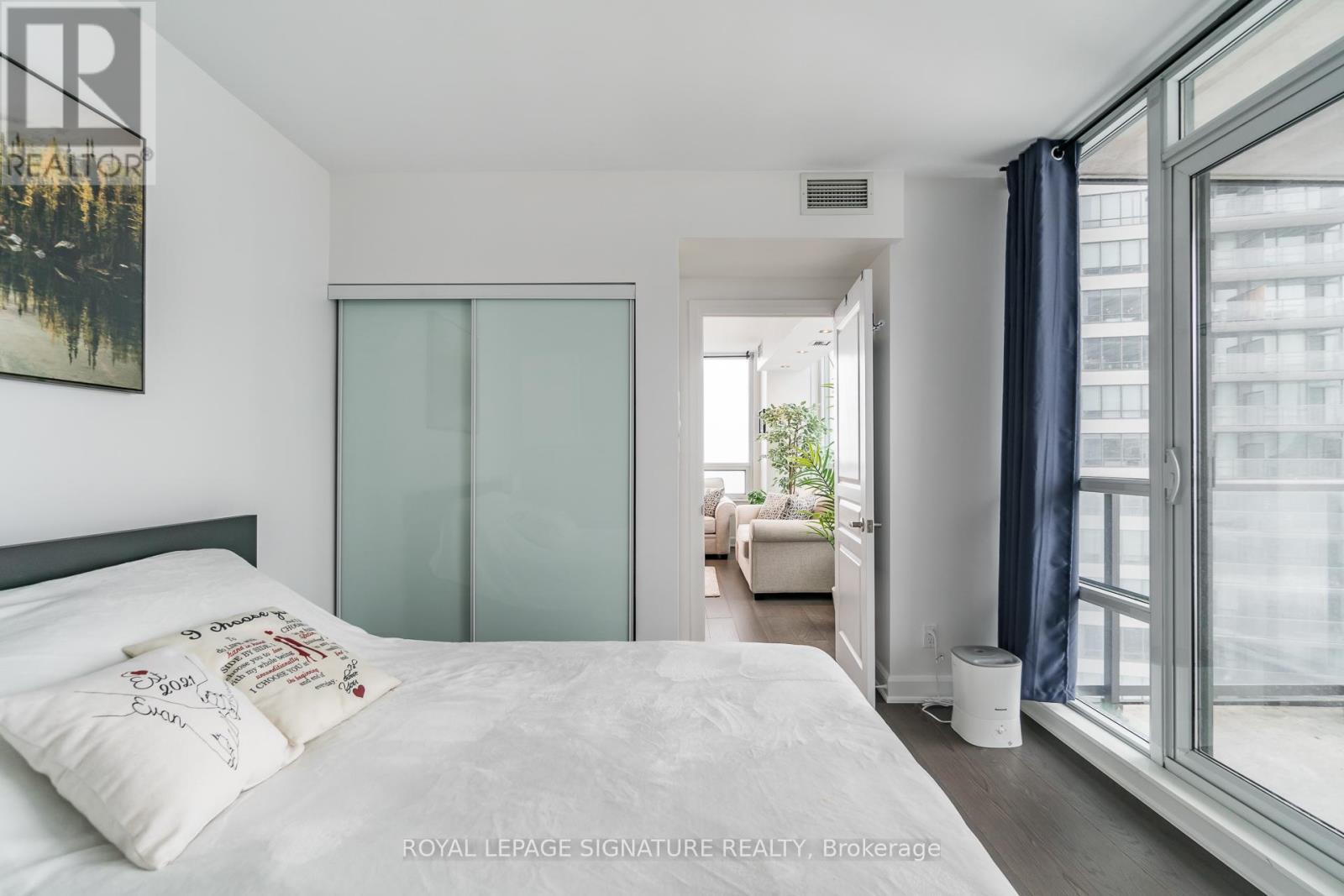 1802 - 2230 Lakeshore Boulevard W, Toronto, Ontario  M8V 0B2 - Photo 13 - W12666064