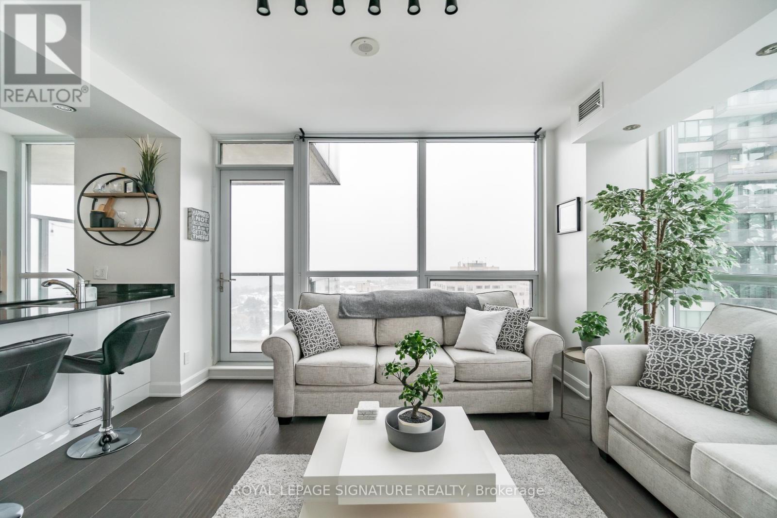 1802 - 2230 Lakeshore Boulevard W, Toronto, Ontario  M8V 0B2 - Photo 8 - W12666064