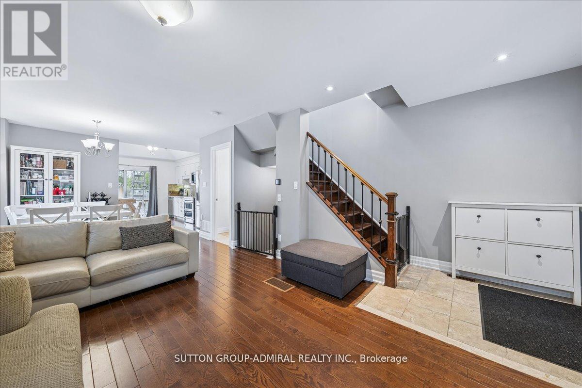 11 Bowie Avenue, Toronto, Ontario  M6E 2P1 - Photo 10 - W12666096