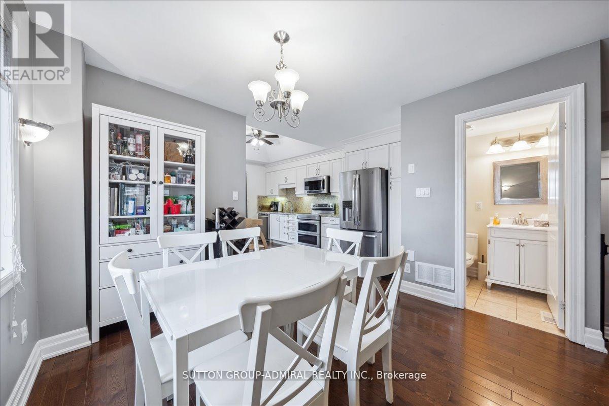 11 Bowie Avenue, Toronto, Ontario  M6E 2P1 - Photo 13 - W12666096