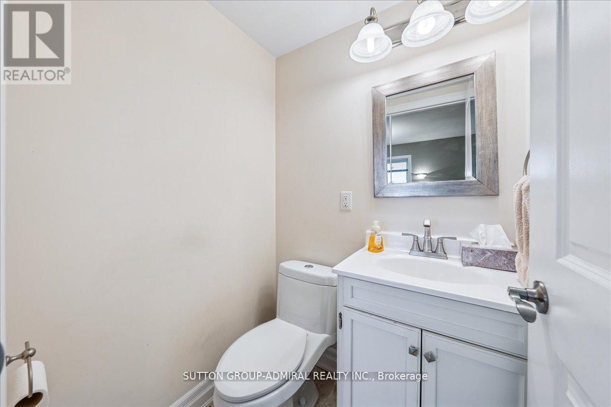 11 Bowie Avenue, Toronto, Ontario  M6E 2P1 - Photo 14 - W12666096