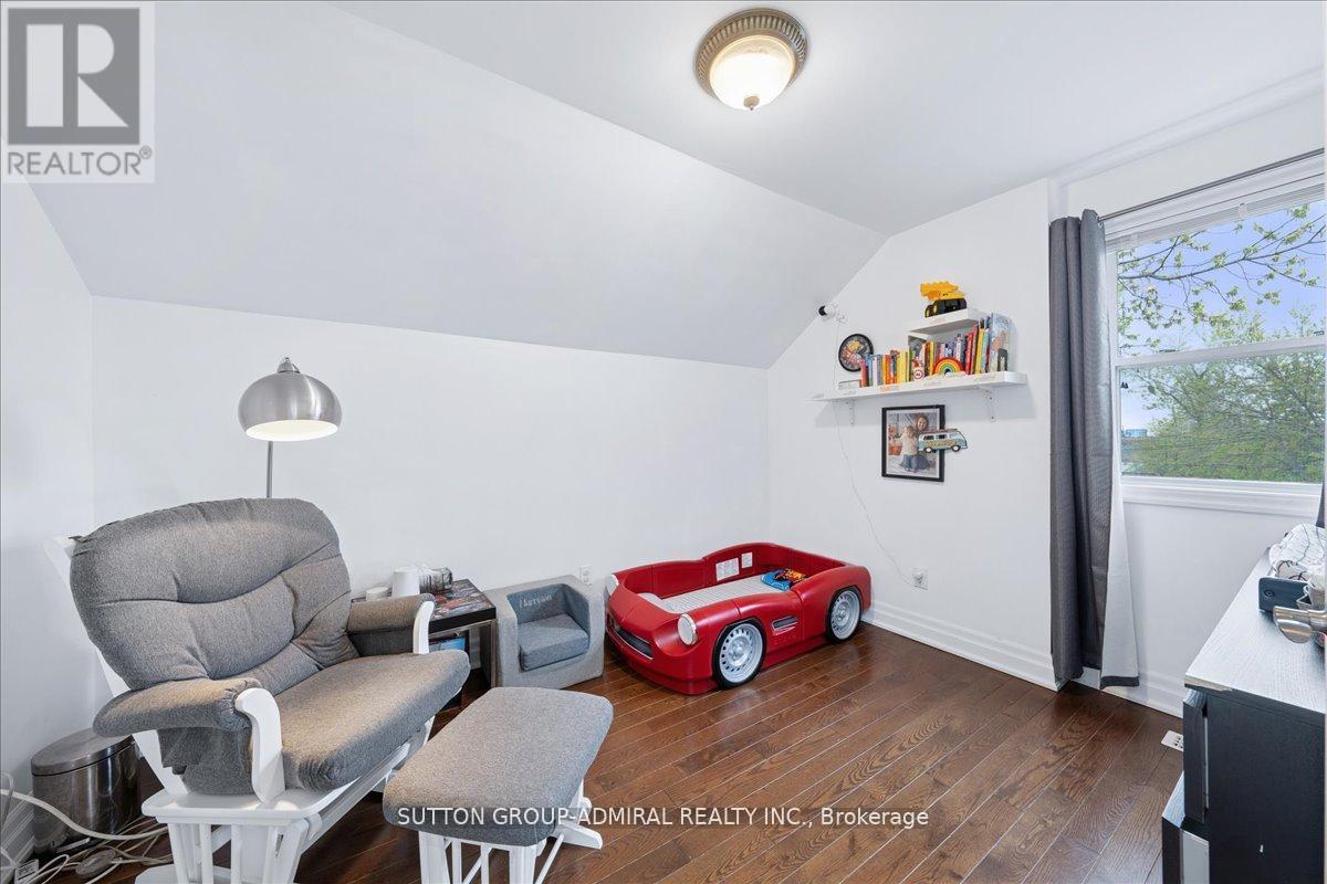 11 Bowie Avenue, Toronto, Ontario  M6E 2P1 - Photo 27 - W12666096