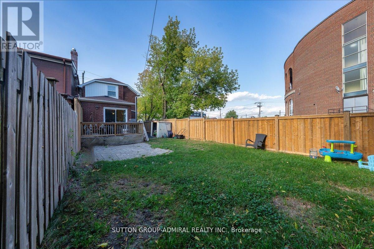 11 Bowie Avenue, Toronto, Ontario  M6E 2P1 - Photo 37 - W12666096