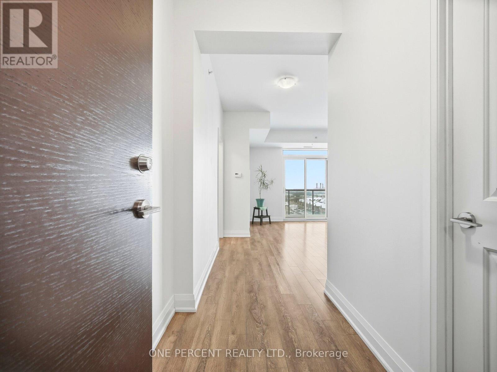 811 - 65 Yorkland Boulevard, Brampton (Goreway Drive Corridor), Ontario  L6P 4M5 - Photo 10 - W12666098