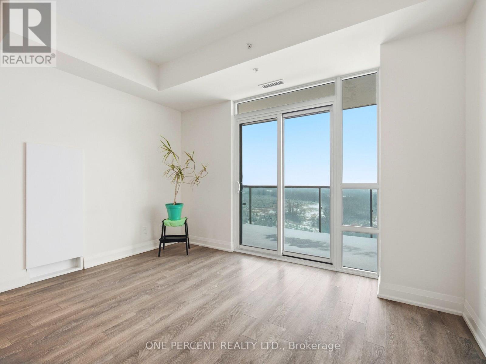 811 - 65 Yorkland Boulevard, Brampton (Goreway Drive Corridor), Ontario  L6P 4M5 - Photo 11 - W12666098