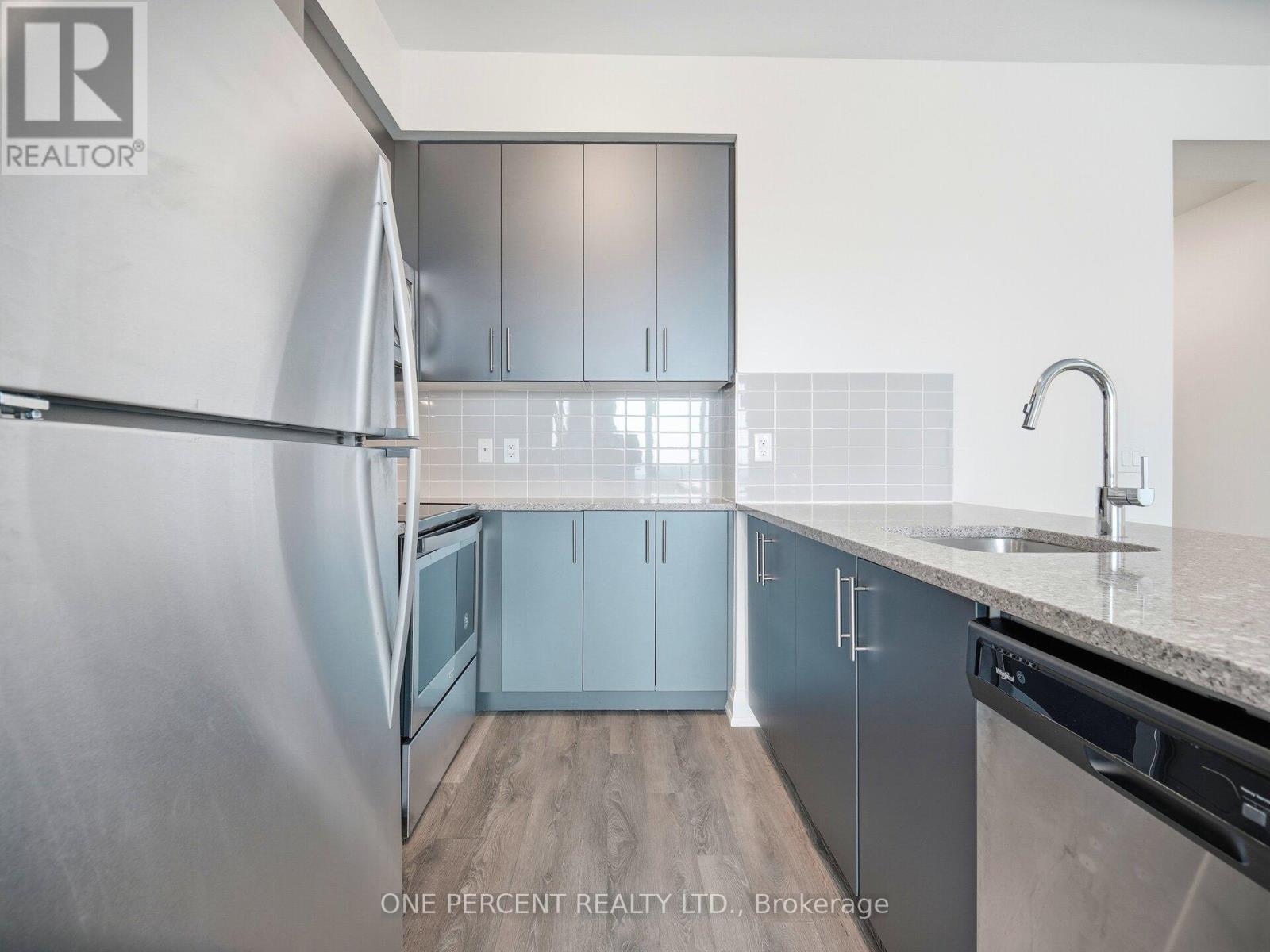 811 - 65 Yorkland Boulevard, Brampton (Goreway Drive Corridor), Ontario  L6P 4M5 - Photo 18 - W12666098