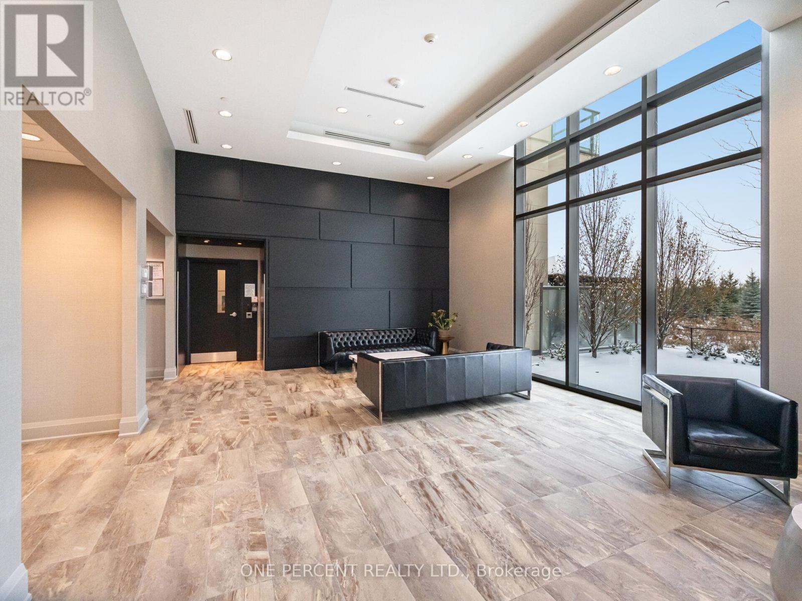 811 - 65 Yorkland Boulevard, Brampton (Goreway Drive Corridor), Ontario  L6P 4M5 - Photo 5 - W12666098