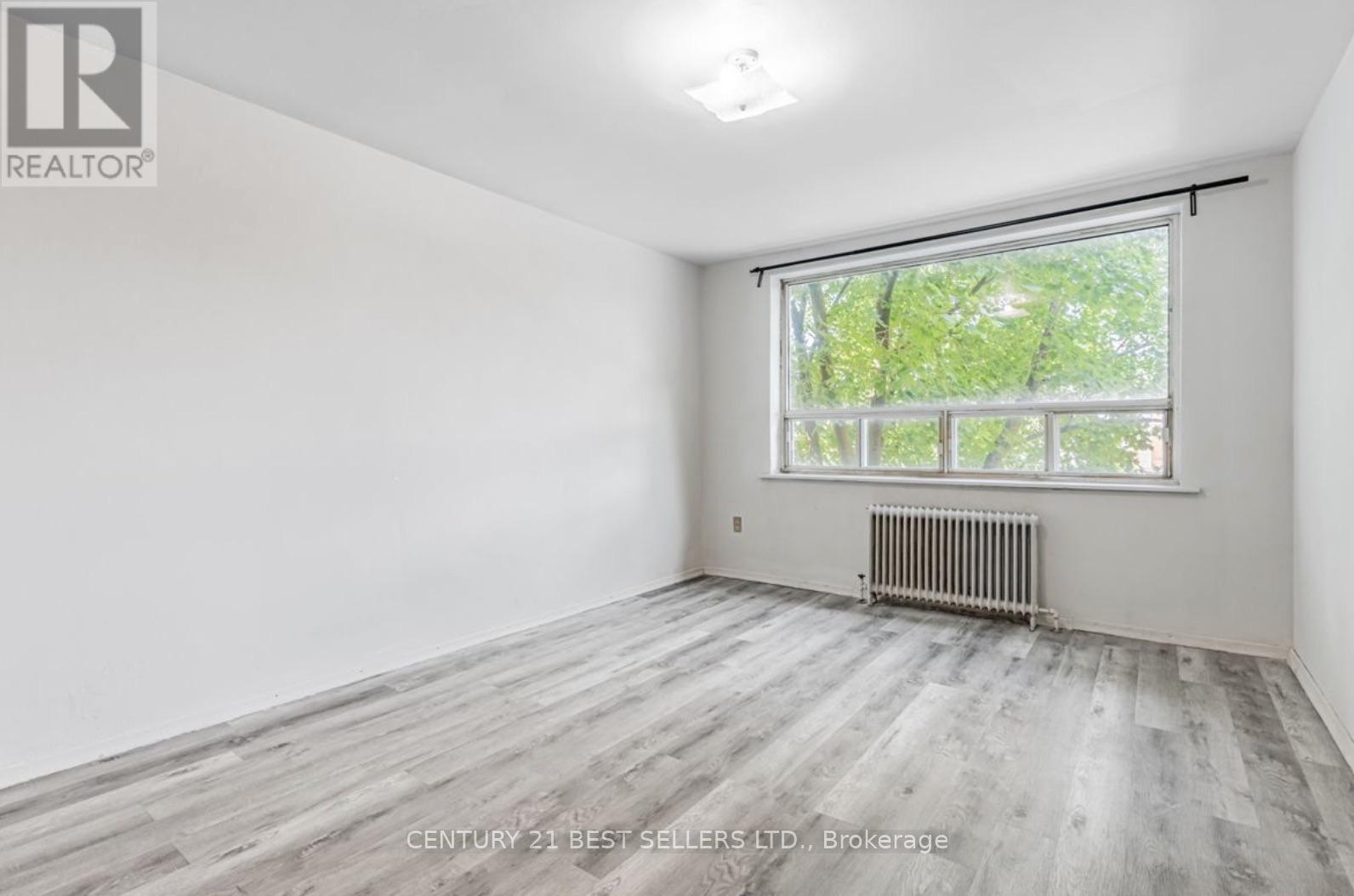 20 - 105 Twenty Fifth Street, Toronto, Ontario  M8V 3P9 - Photo 2 - W12666128