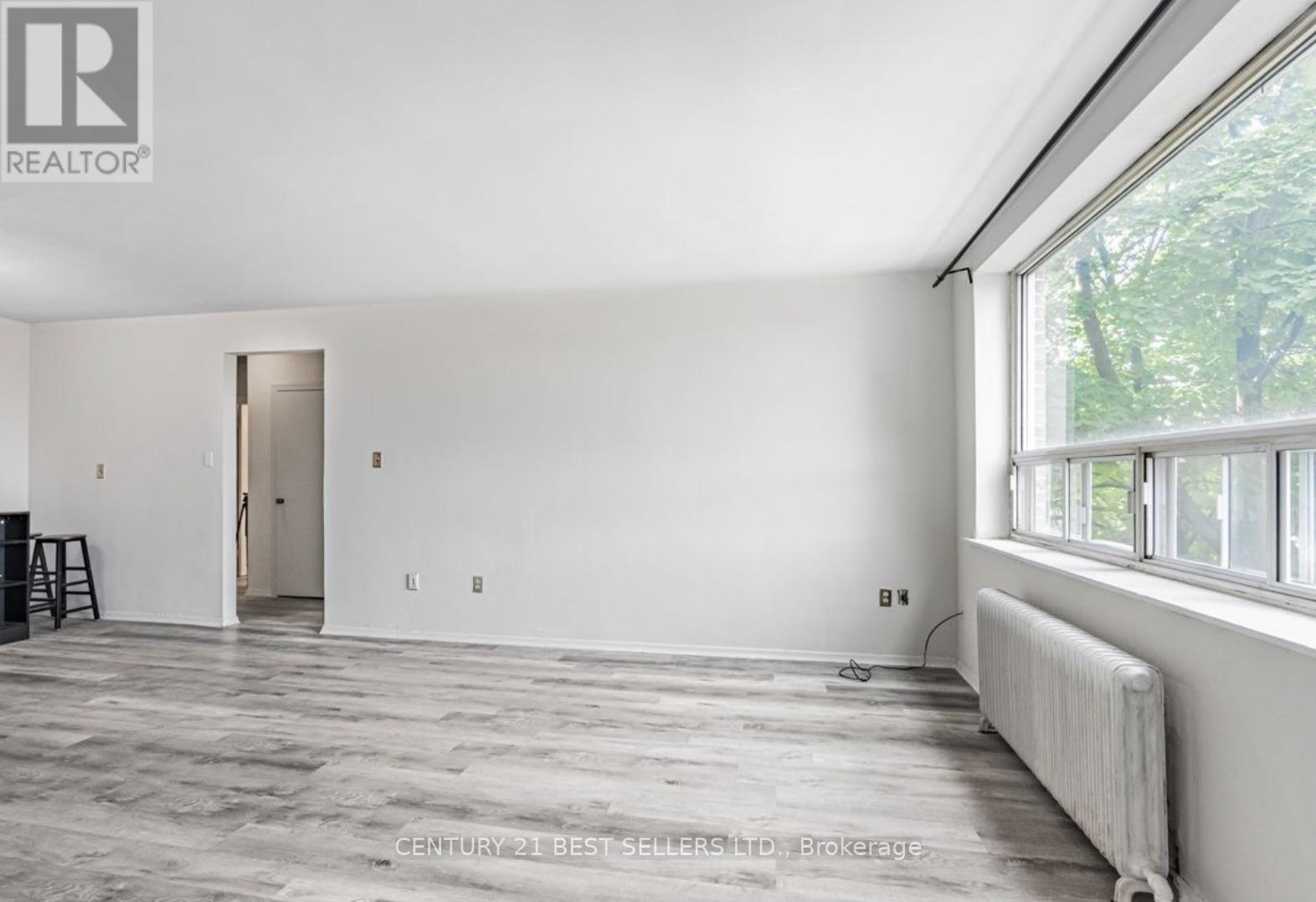 20 - 105 Twenty Fifth Street, Toronto, Ontario  M8V 3P9 - Photo 4 - W12666128