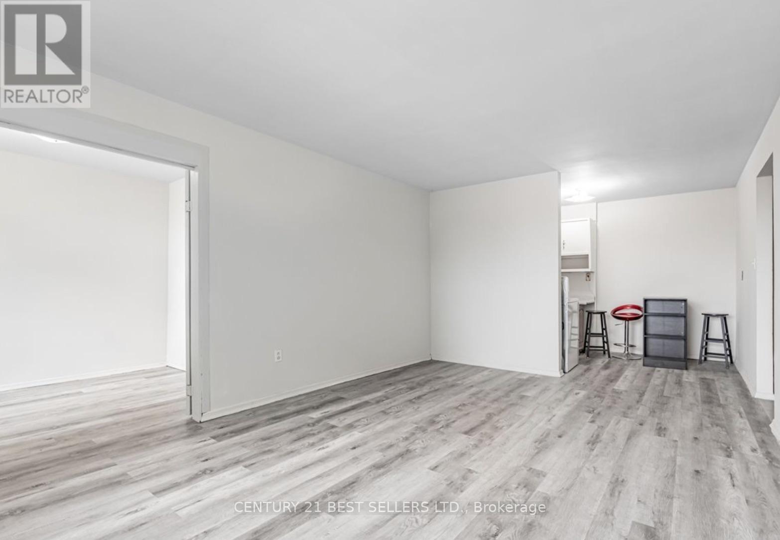 20 - 105 Twenty Fifth Street, Toronto, Ontario  M8V 3P9 - Photo 7 - W12666128