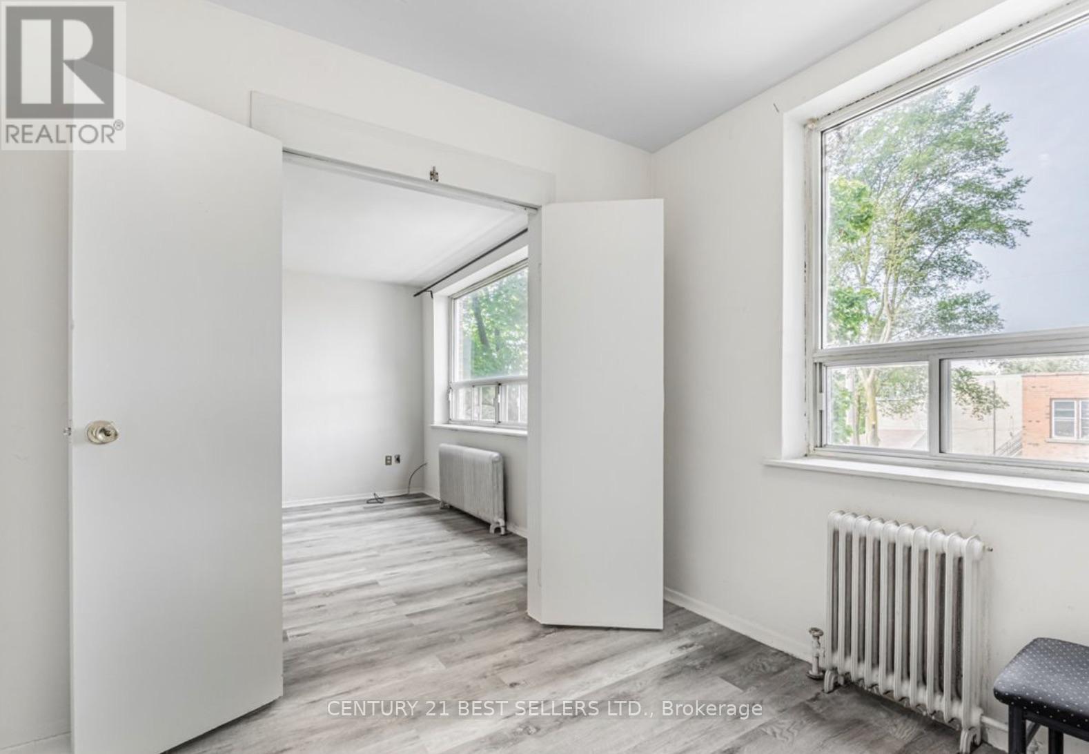 20 - 105 Twenty Fifth Street, Toronto, Ontario  M8V 3P9 - Photo 9 - W12666128