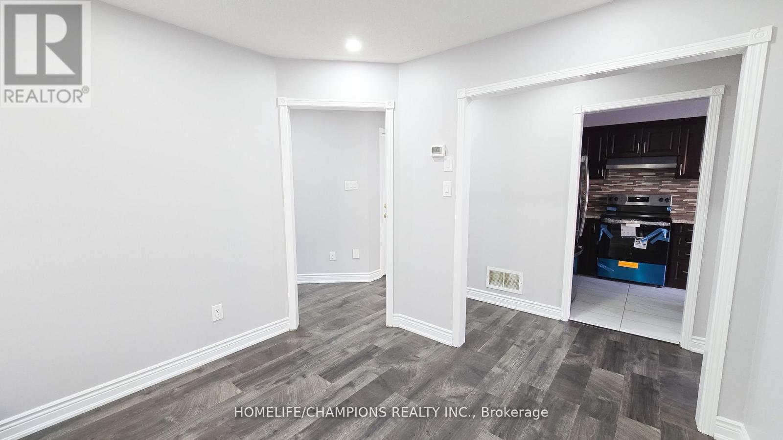 15 Redfinch Way N, Brampton, Ontario  L7A 2B2 - Photo 11 - W12666130