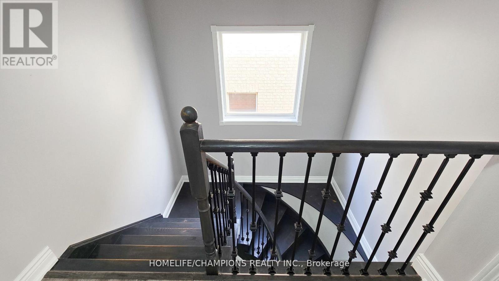 15 Redfinch Way N, Brampton, Ontario  L7A 2B2 - Photo 17 - W12666130