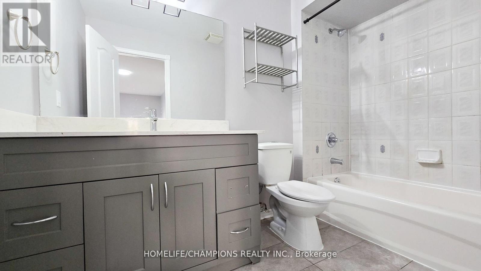 15 Redfinch Way N, Brampton, Ontario  L7A 2B2 - Photo 22 - W12666130