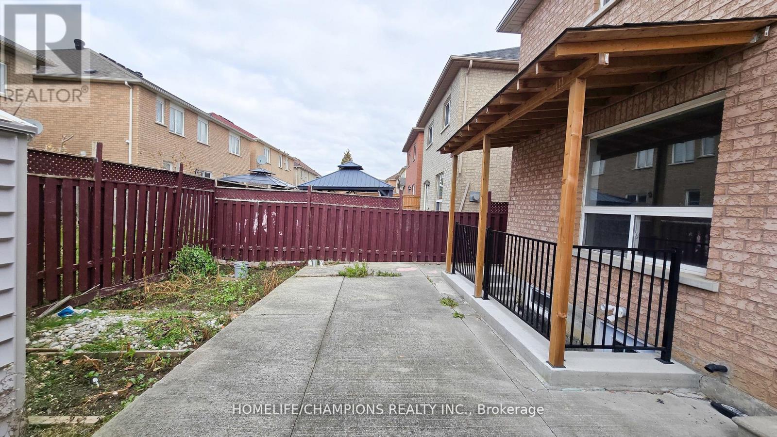 15 Redfinch Way N, Brampton, Ontario  L7A 2B2 - Photo 28 - W12666130