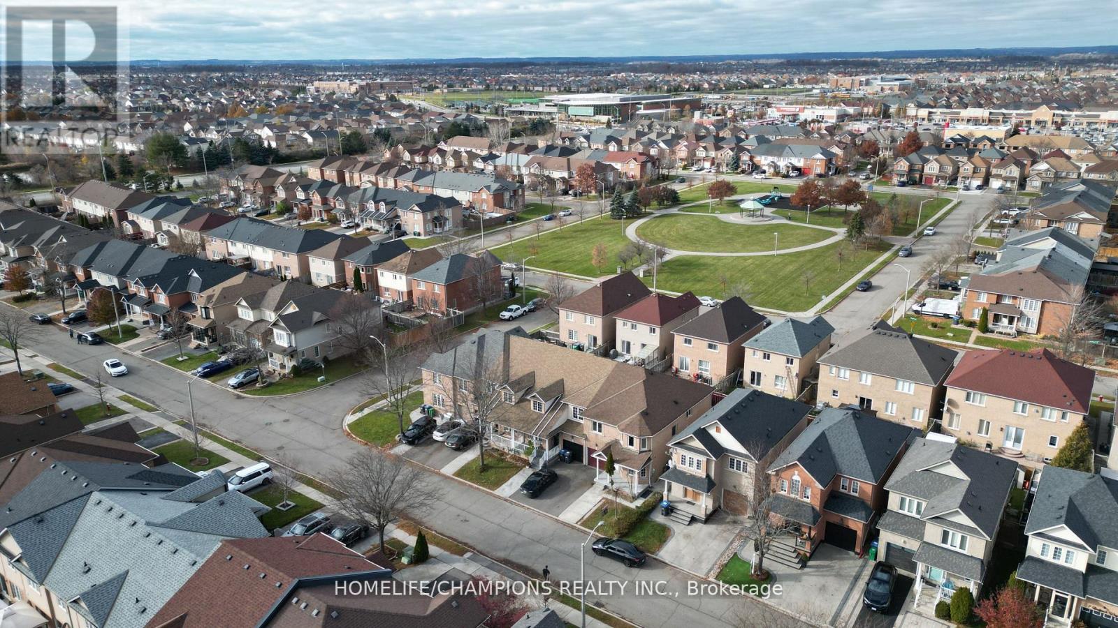 15 Redfinch Way N, Brampton, Ontario  L7A 2B2 - Photo 4 - W12666130