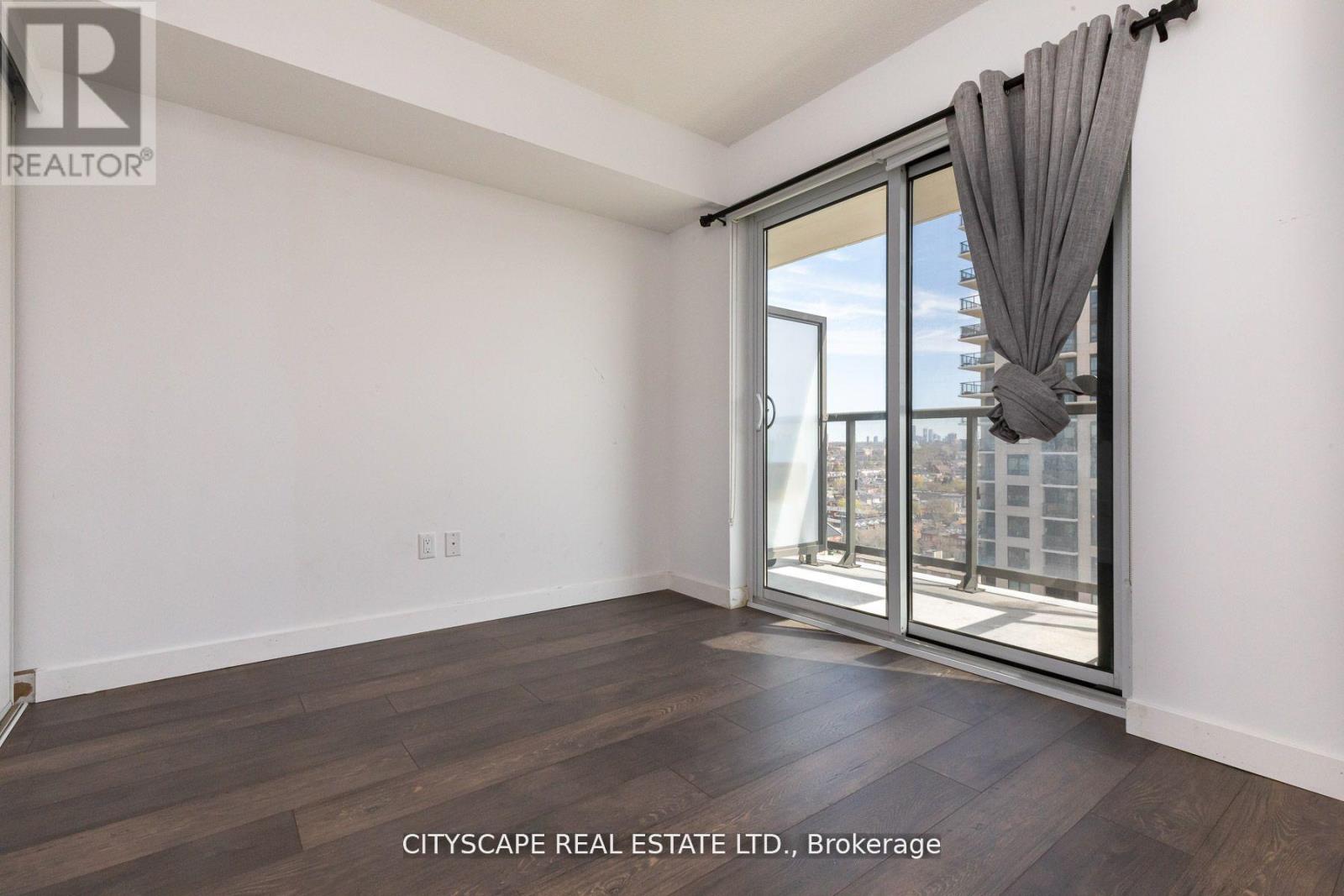 1802 - 1420 Dupont Street, Toronto, Ontario  M6H 4J8 - Photo 7 - W12666136